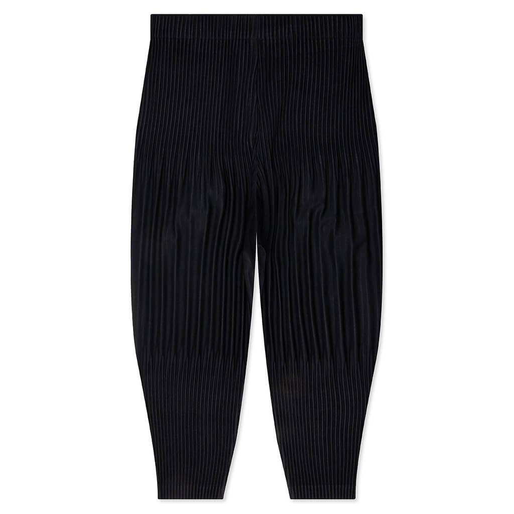 Basics Pleated Pants - Black Male Product Image