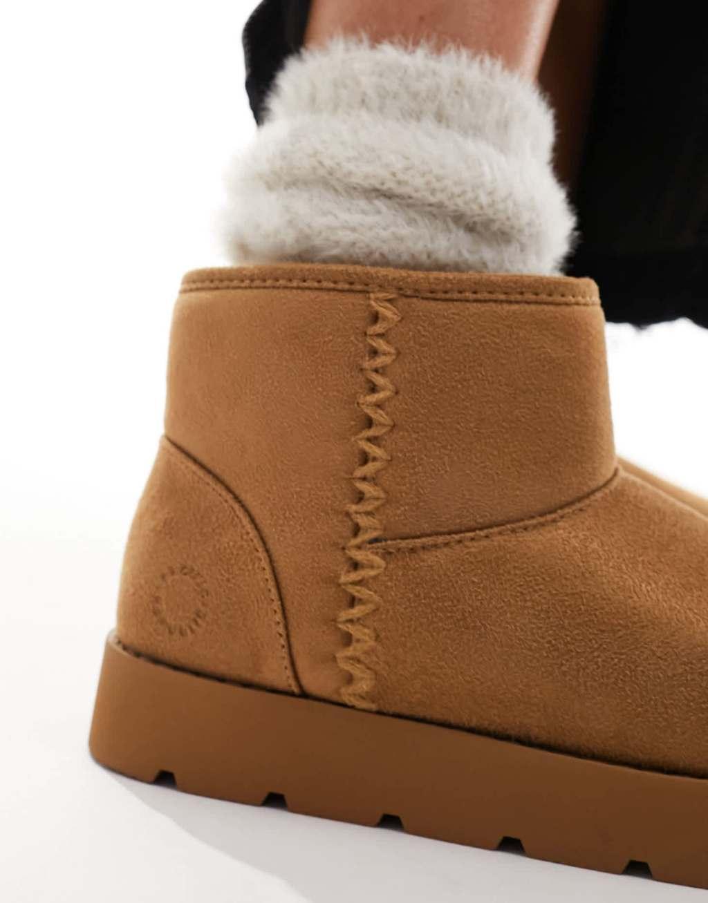 Pull&Bear cozy platform ankle boots in chestnut brown Product Image