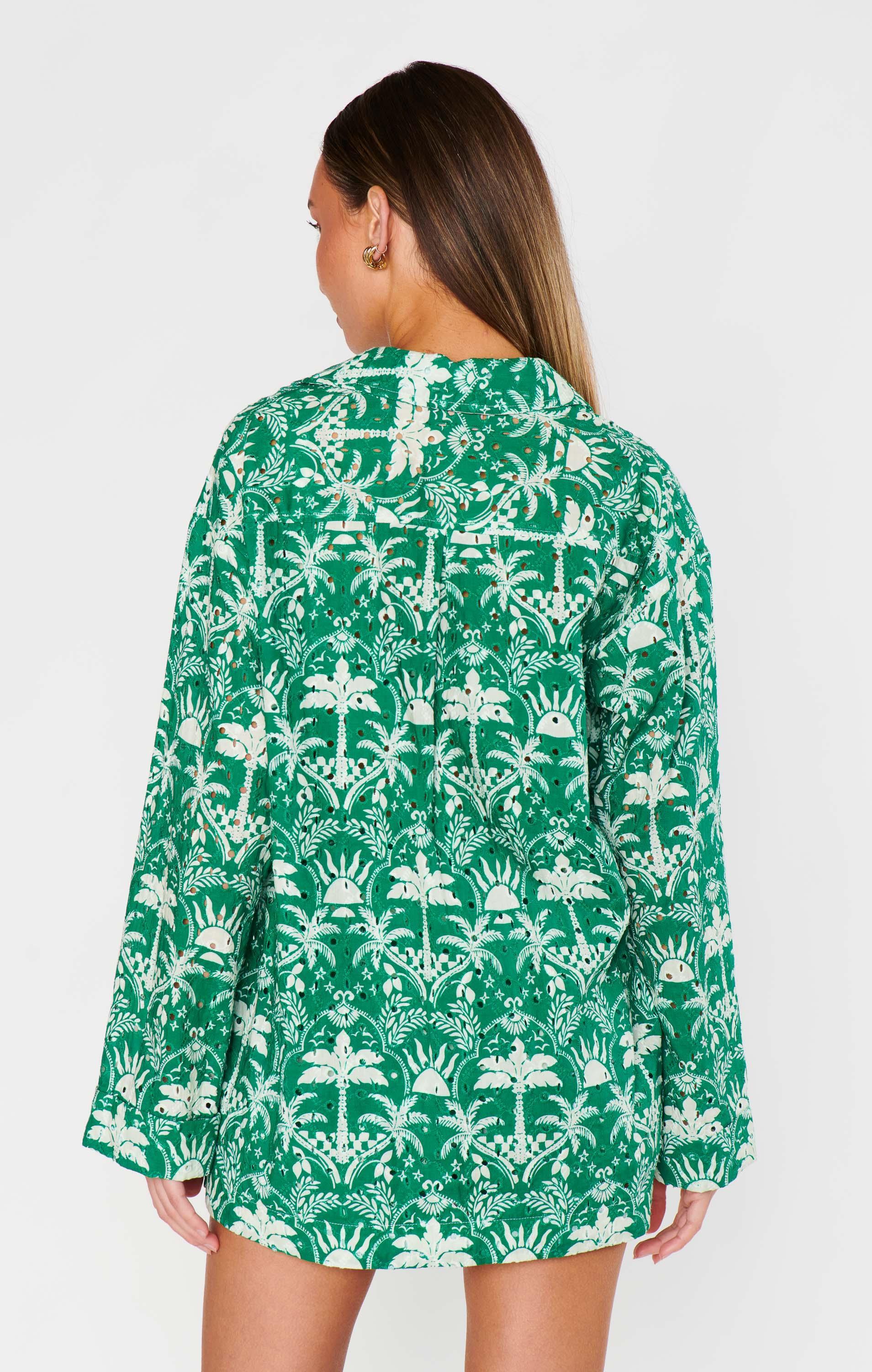 Carry On Button Down ~ Tiki Palms Product Image