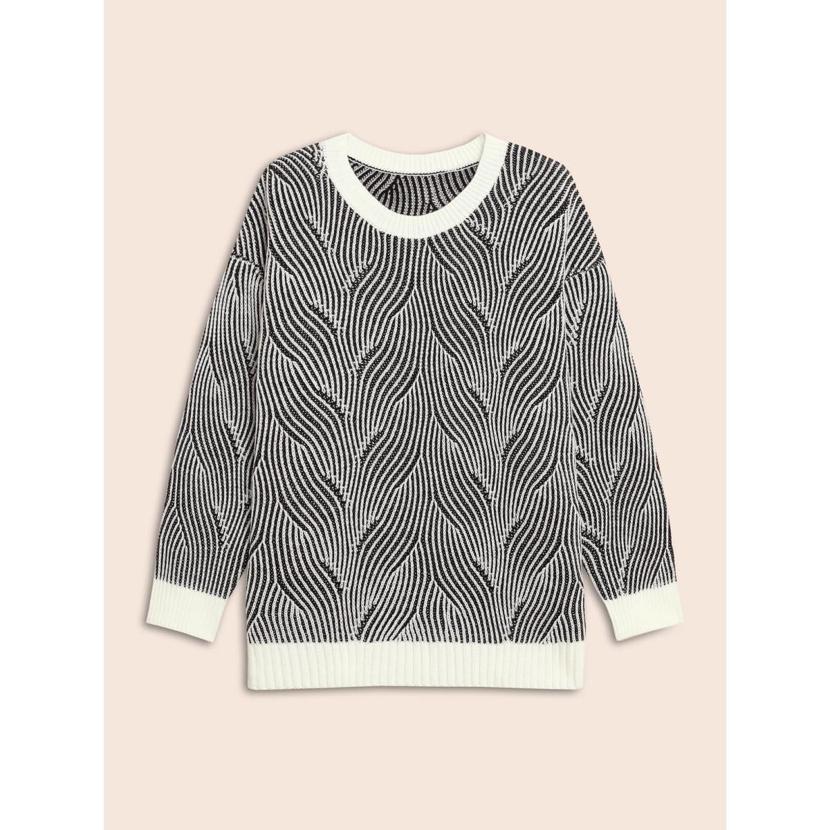 Plus Size Texture Contrast Round Neck Pullover Black Women Casual Loose Long Sleeve Round Neck Everyday Pullovers BloomChic 12/L Product Image