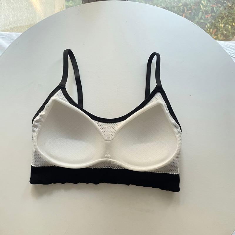 Plain Ribbed Wireless Bra Product Image