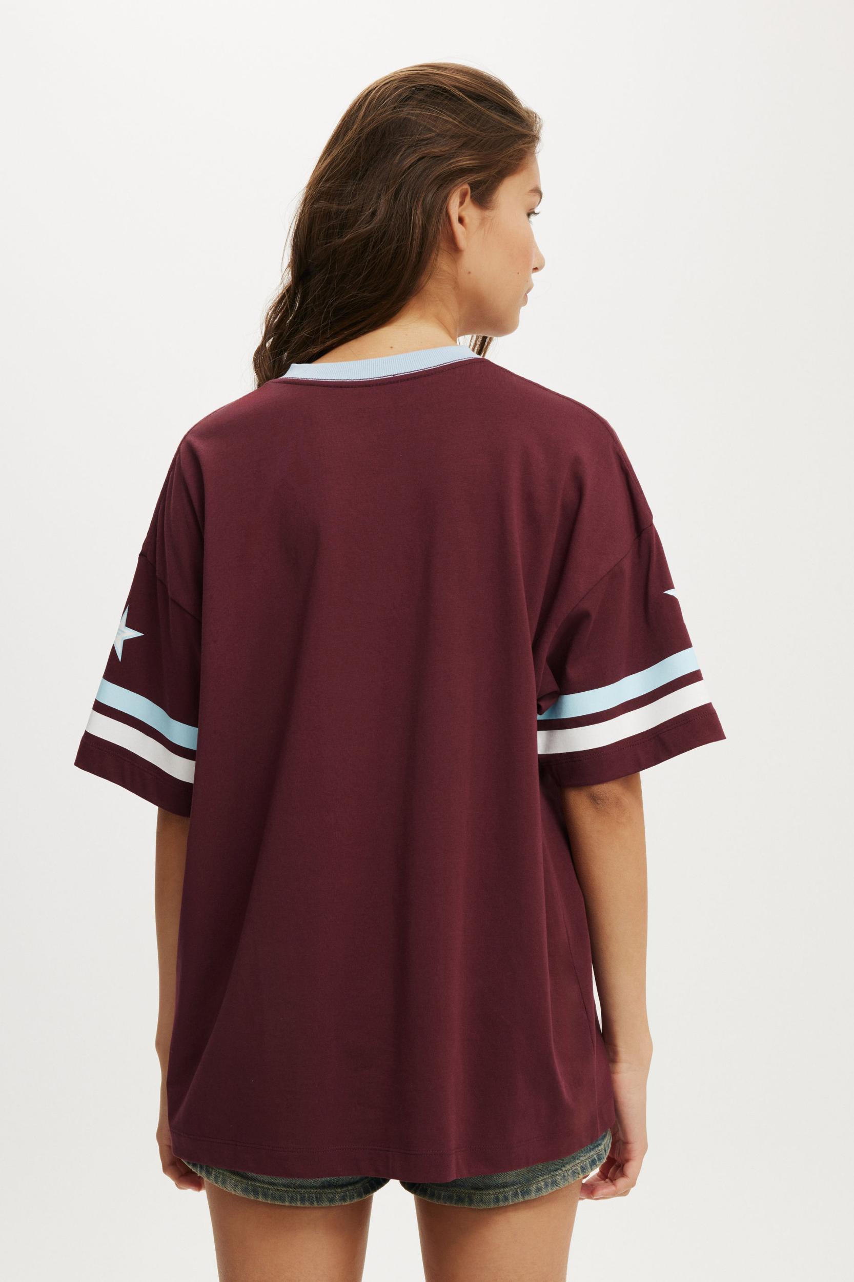 V Neck Retro Graphic Boxy Tee Product Image