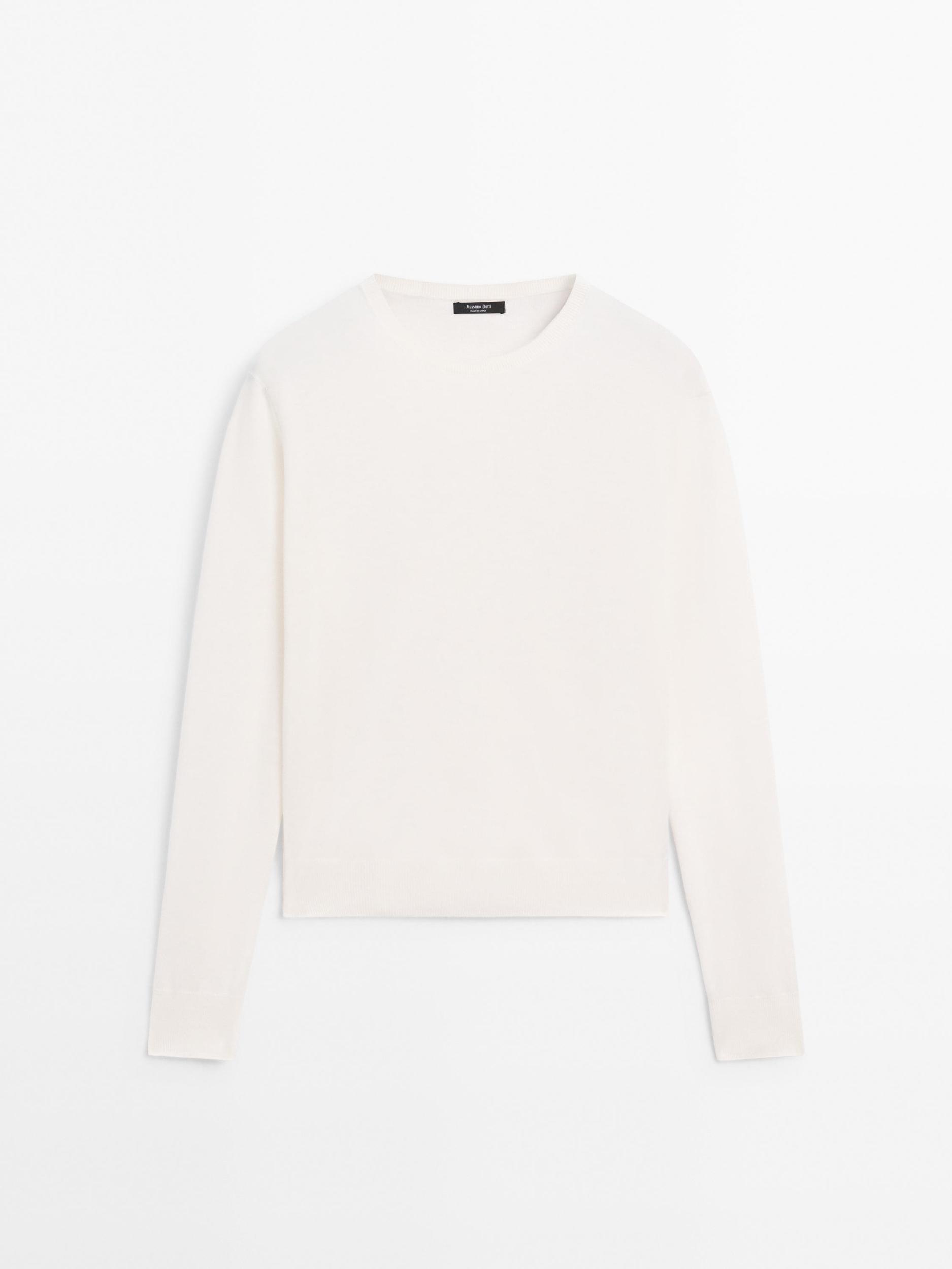 Wool blend knit sweater with crew neck Product Image