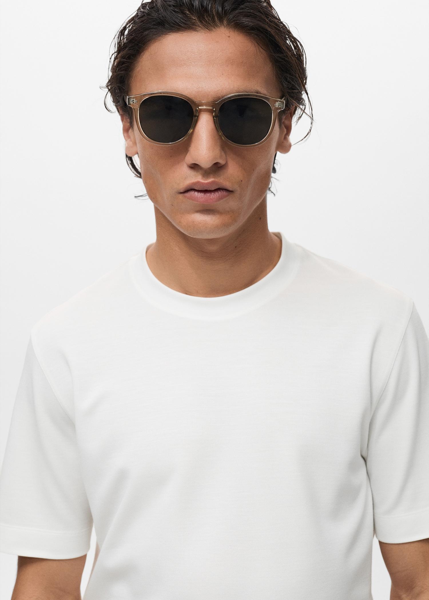 Short-sleeved lyocell t-shirt - Men | MANGO USA Product Image