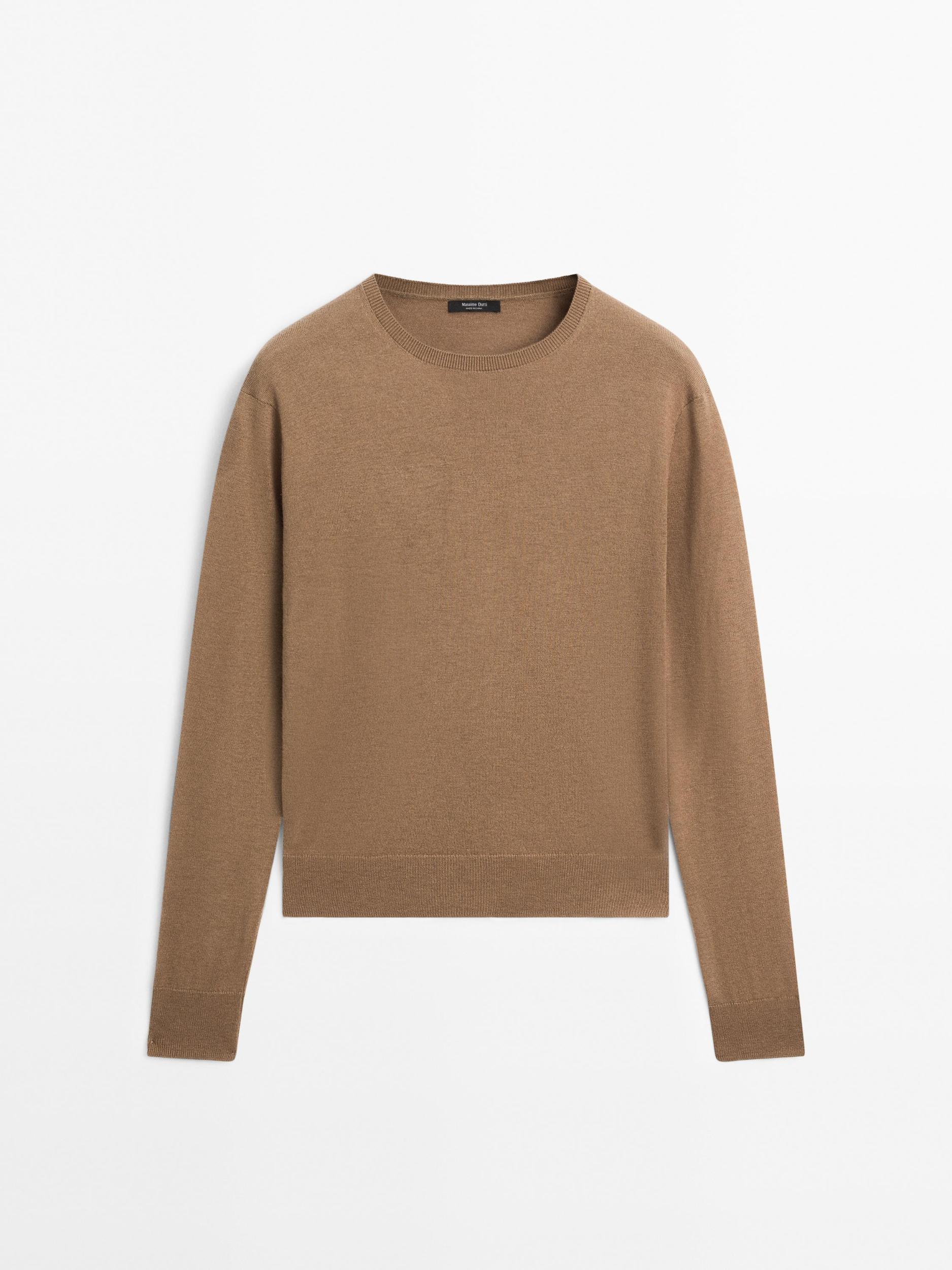 Wool blend knit sweater with crew neck Product Image