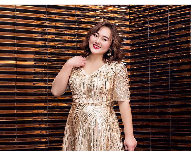 Plus Size Short-Sleeve V-Neck Shiny A-Line Evening Gown Product Image