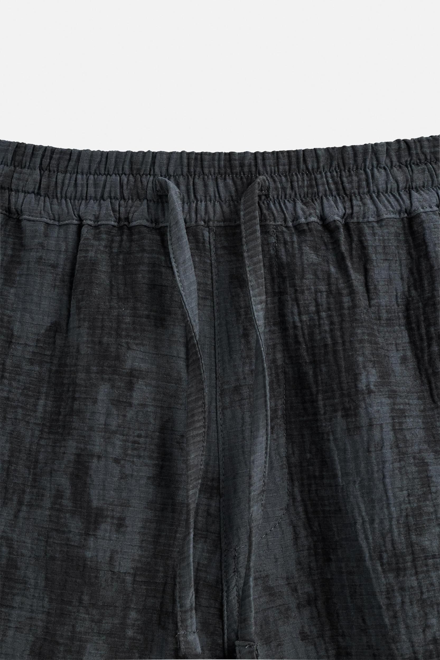 TIE DYE PRINT TEXTURED SHORTS Product Image