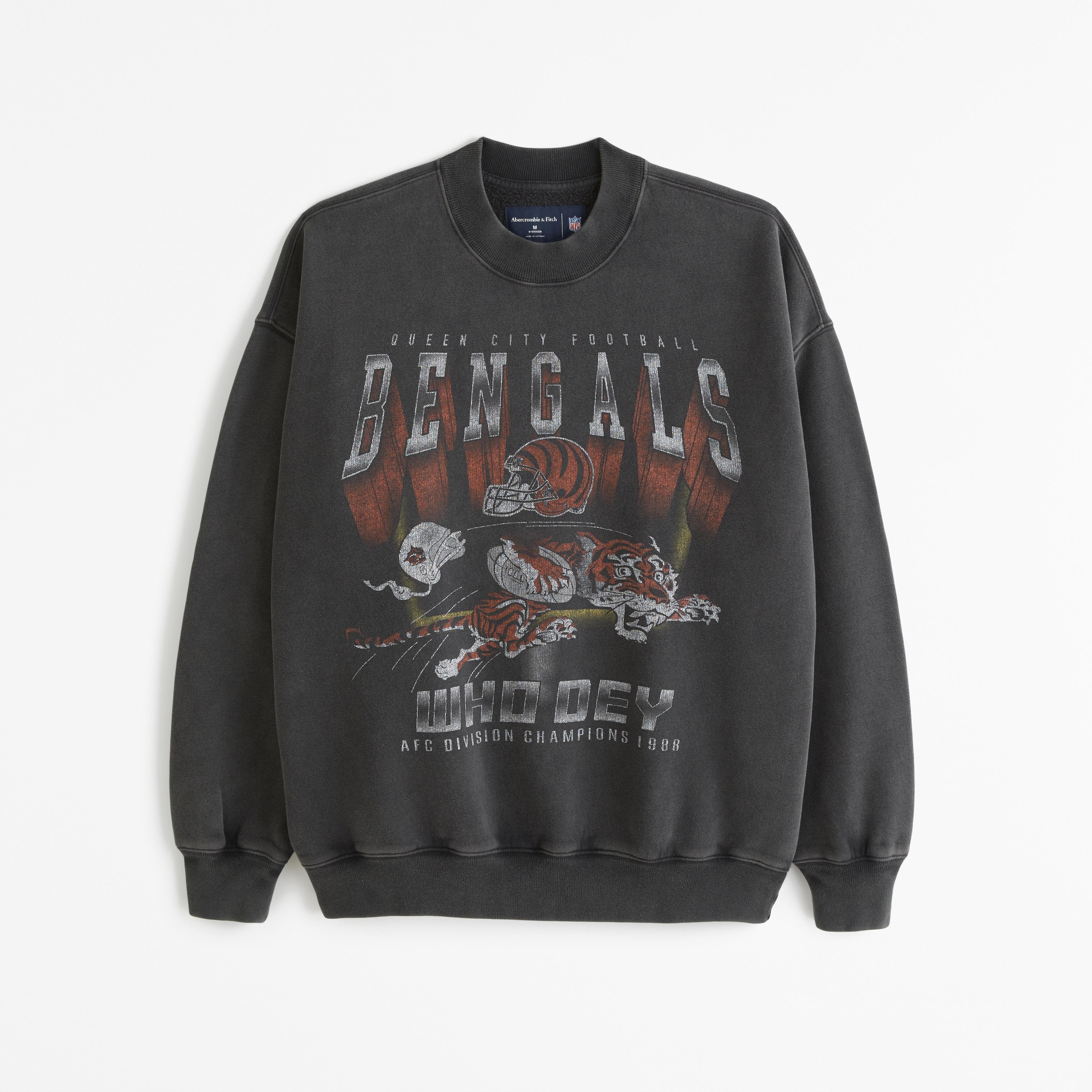 Tampa Bay Buccaneers Graphic Crew Sweatshirt Product Image