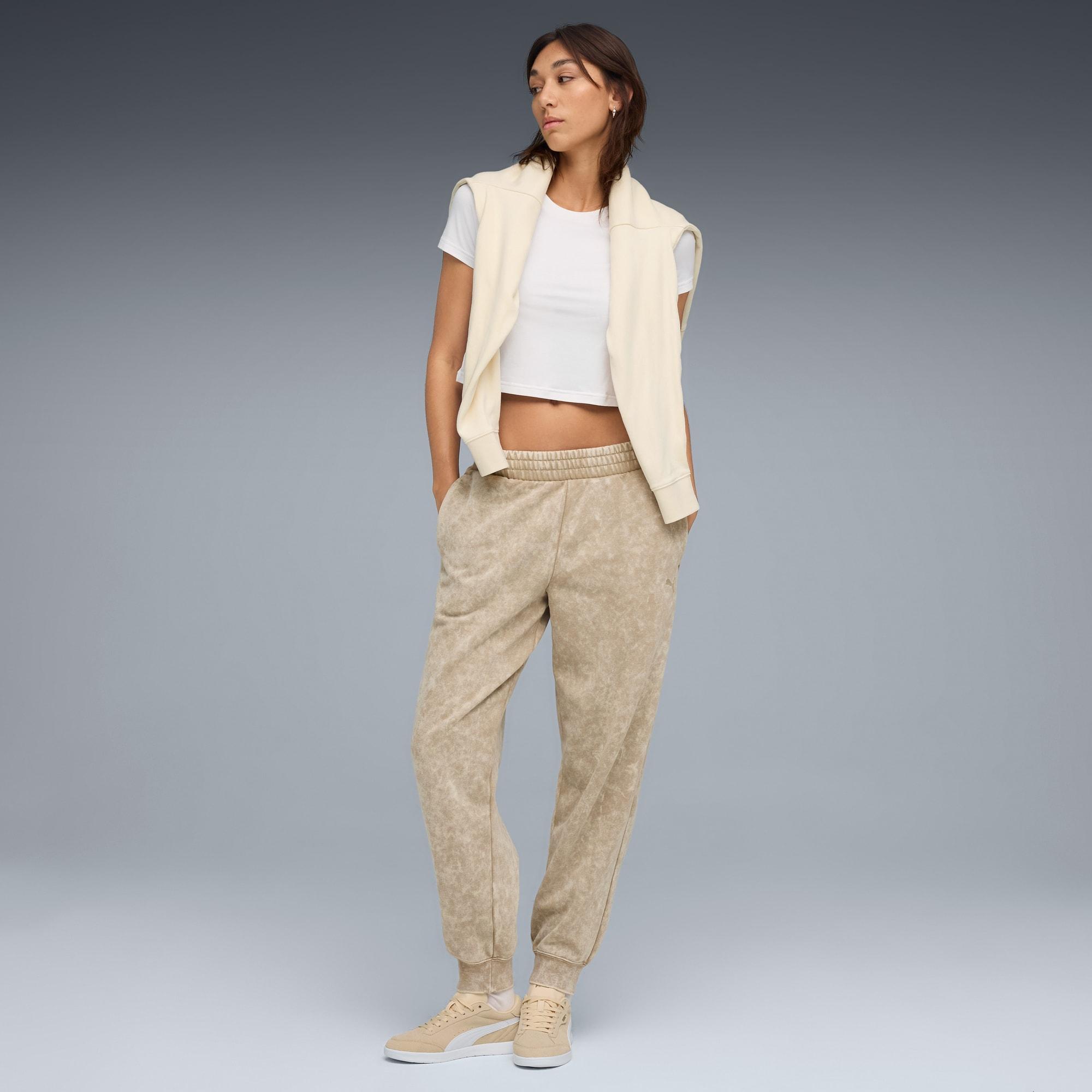 ESS ELEVATED Wash Sweatpants Women Product Image