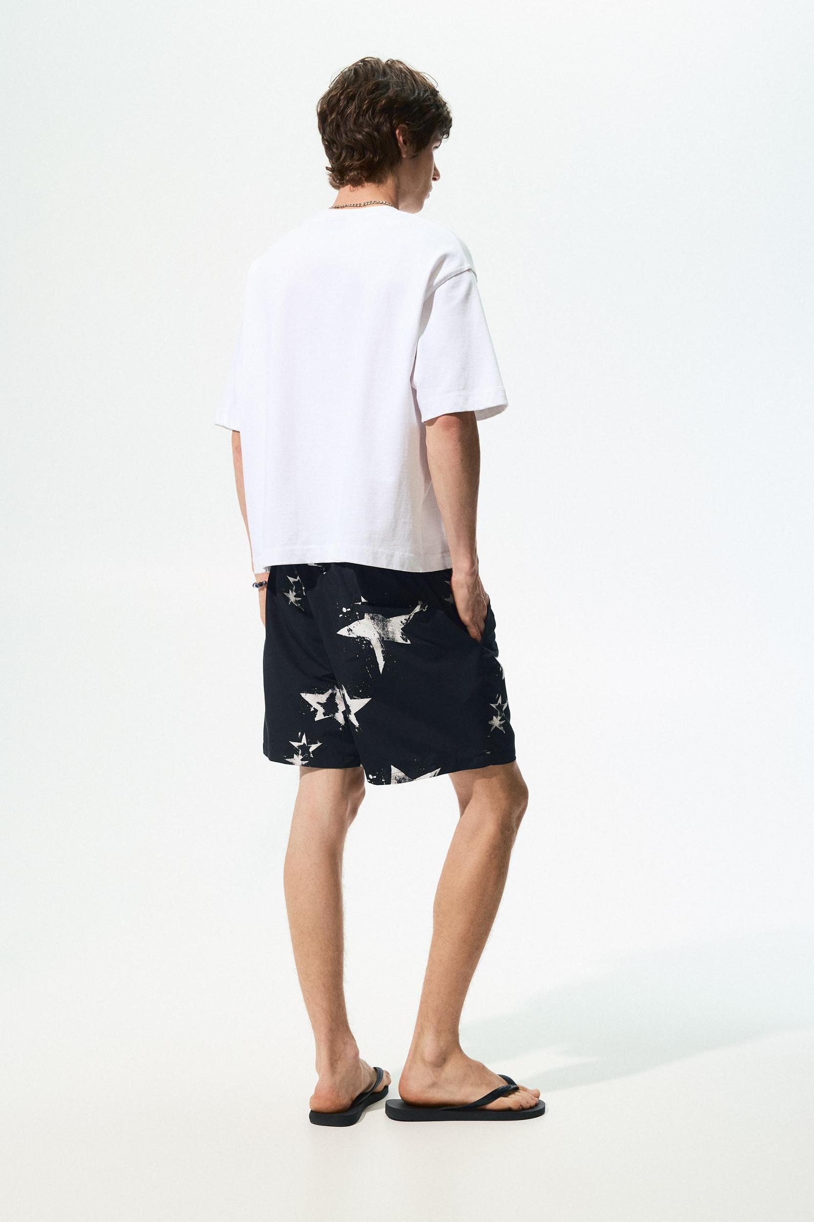 Star print board shorts Product Image