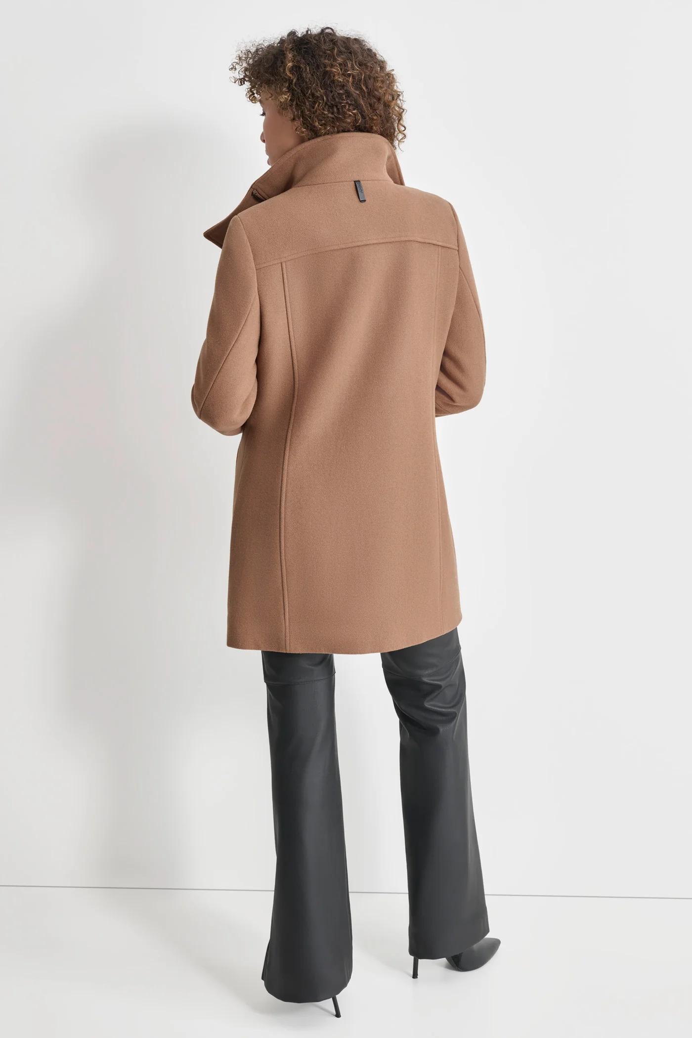 WOOL COAT WITH ZIPPER DETAIL Product Image