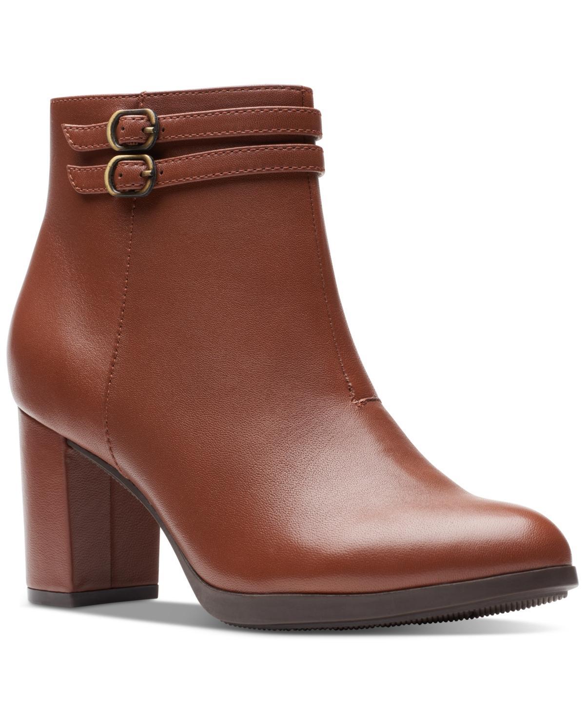 Clarks Bayla Light Leather) Women's Boots Product Image