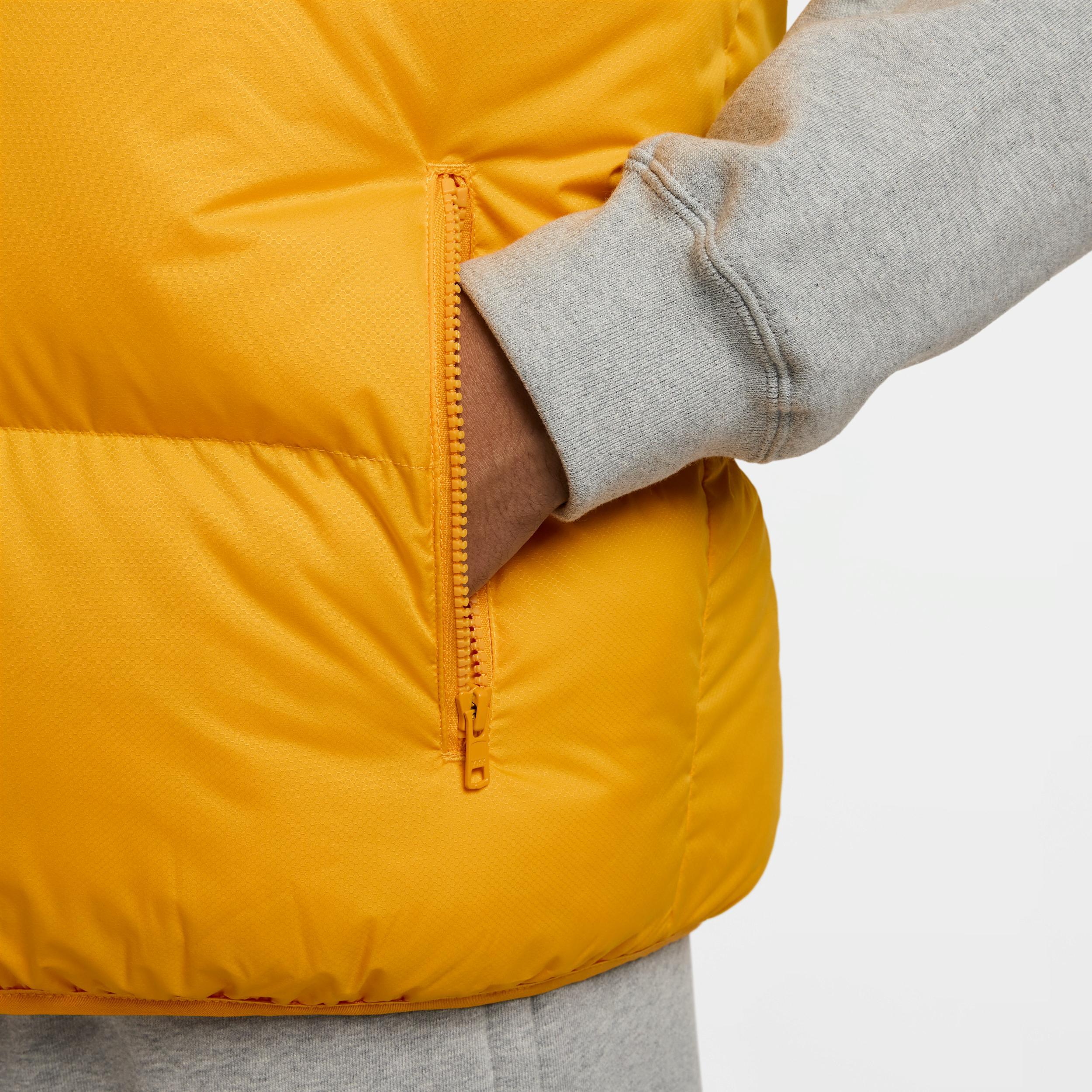 Men's Nike Sportswear Club PrimaLoftÂ® Water-Repellent Puffer Vest Product Image