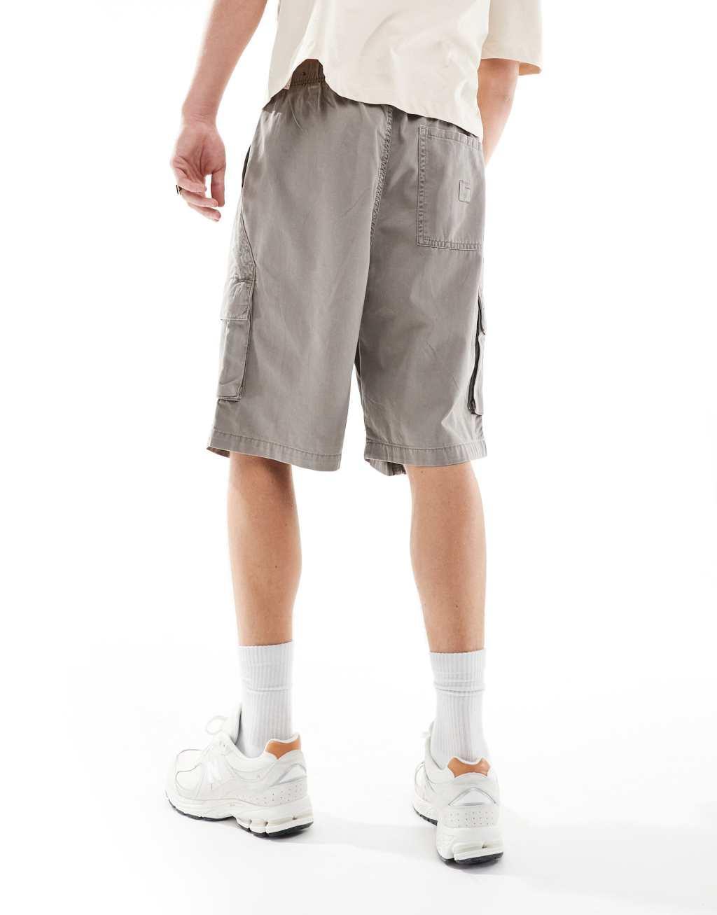 Pull&Bear wide leg washed cargo shorts in gray Product Image