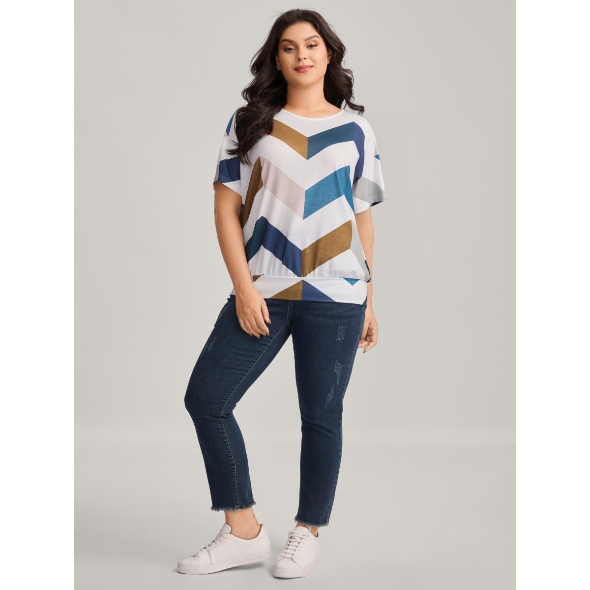 Plus Size Color Block Wavy Print T-Shirt WhiteSmoke Women Contrast Round Neck Loose Everyday-Casual T-shirts BloomChic 22-24/3X Product Image