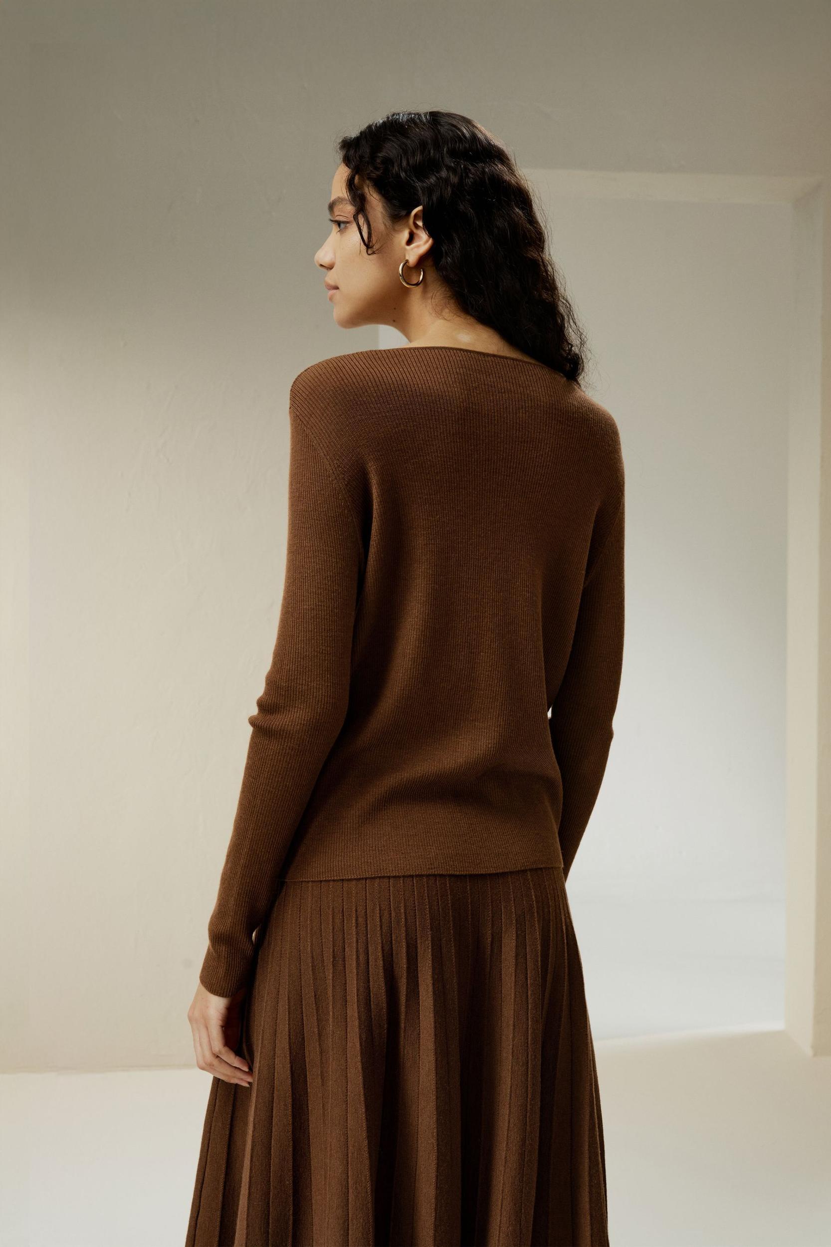 V-neck Ultra-fine Merino Wool Sweater Product Image