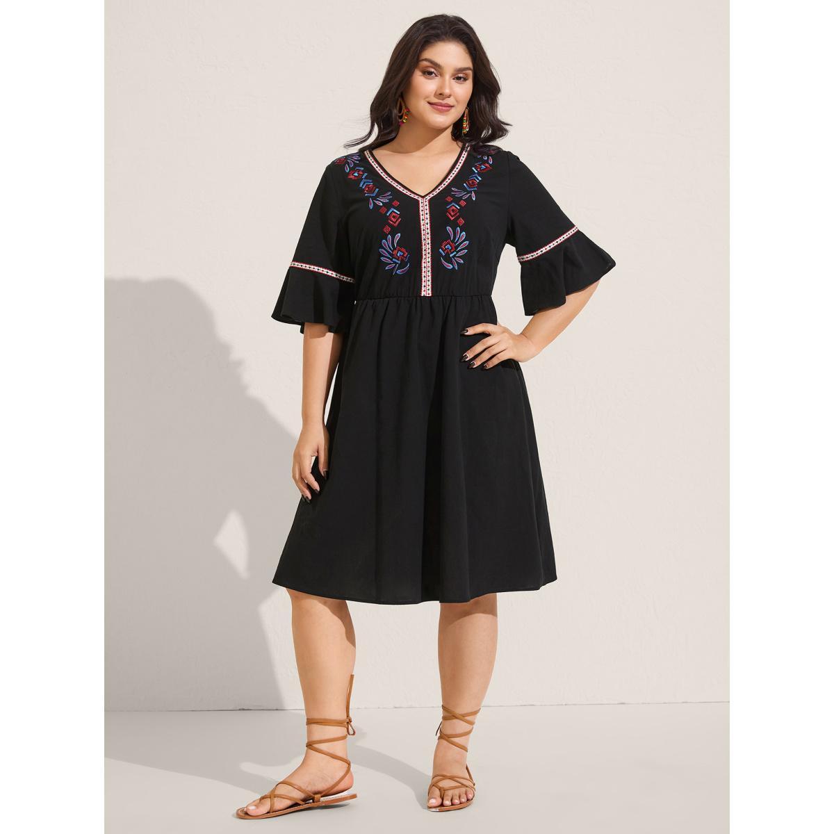 Plus Size Pure Cotton Embroidered Pockets Midi Dress Black Women V-neck Half Sleeve Curvy BloomChic 18-20/2X Product Image