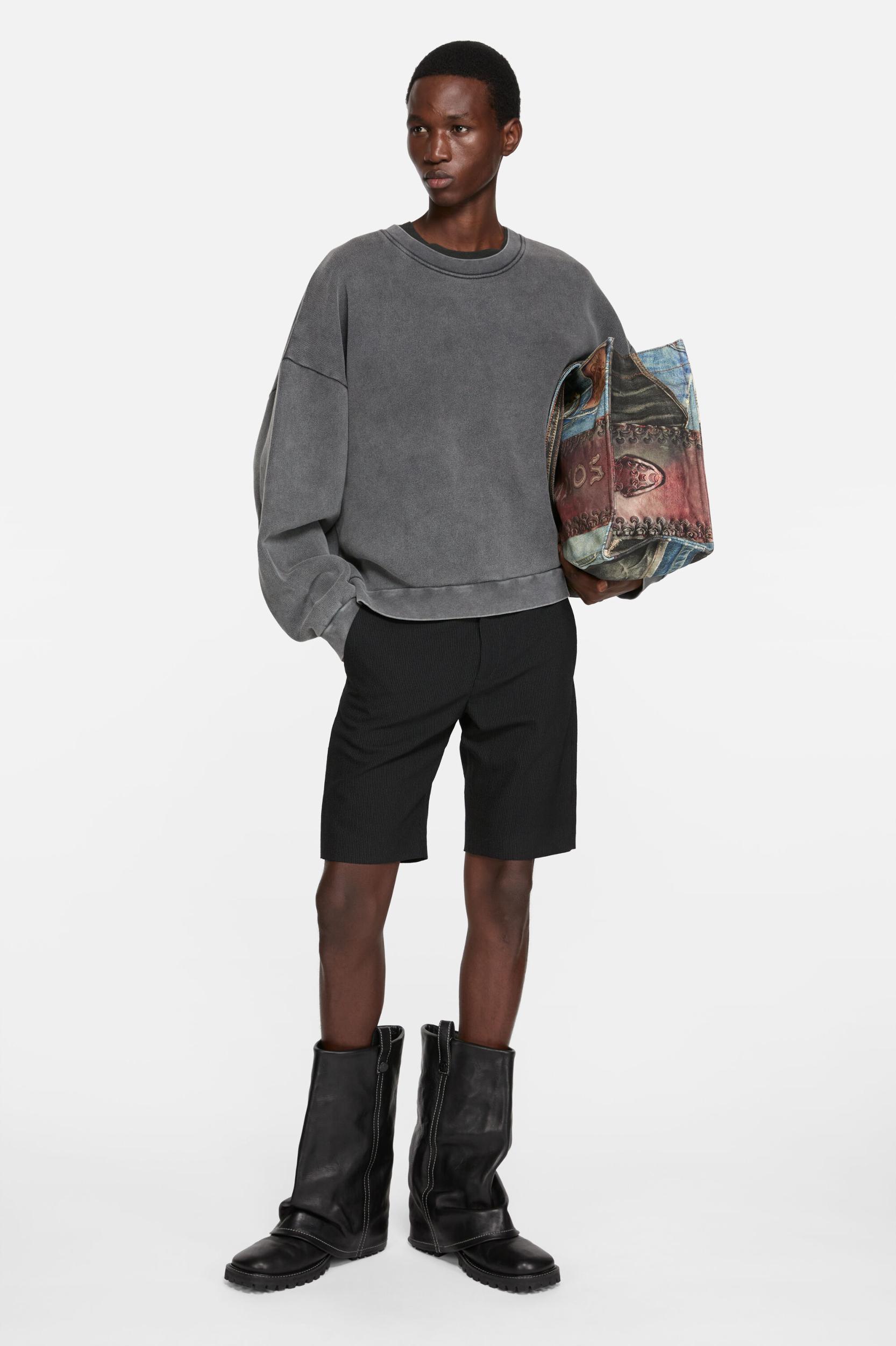 Sweater logo patch Product Image