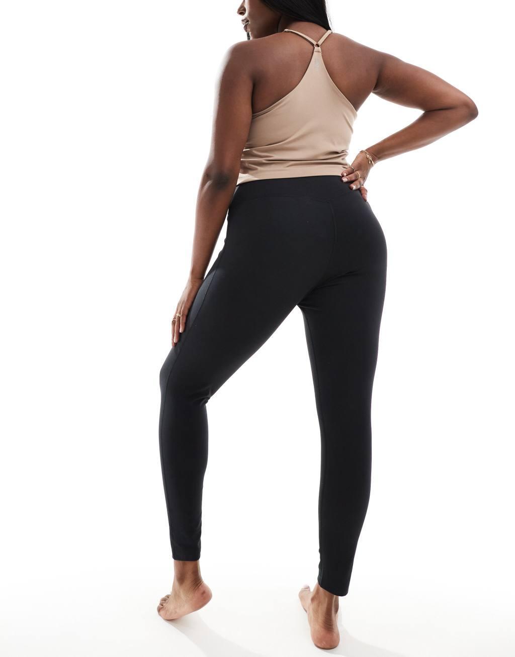 4505 Curve Icon yoga soft touch gym leggings in black  Product Image