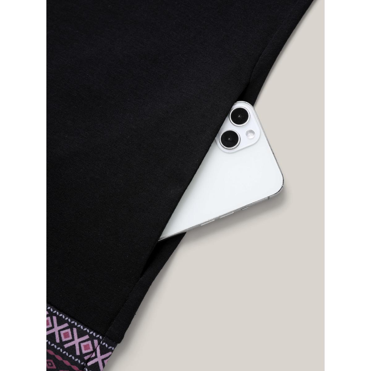 Plus Size Boho Striped Hem Stretchy Pockets T-Shirt Black Women Casual Contrast V-neck Loose Everyday T-shirts BloomChic 22-24/3X Product Image