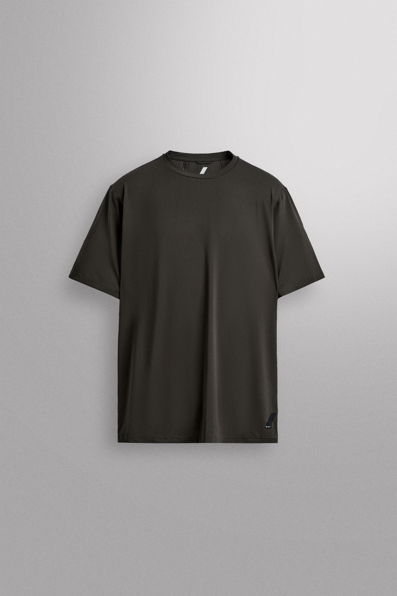 TEXTURED TRAINING T-SHIRT Product Image
