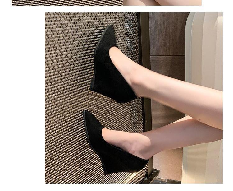 Wedge Heel Pointed Toe Plain Pumps Product Image