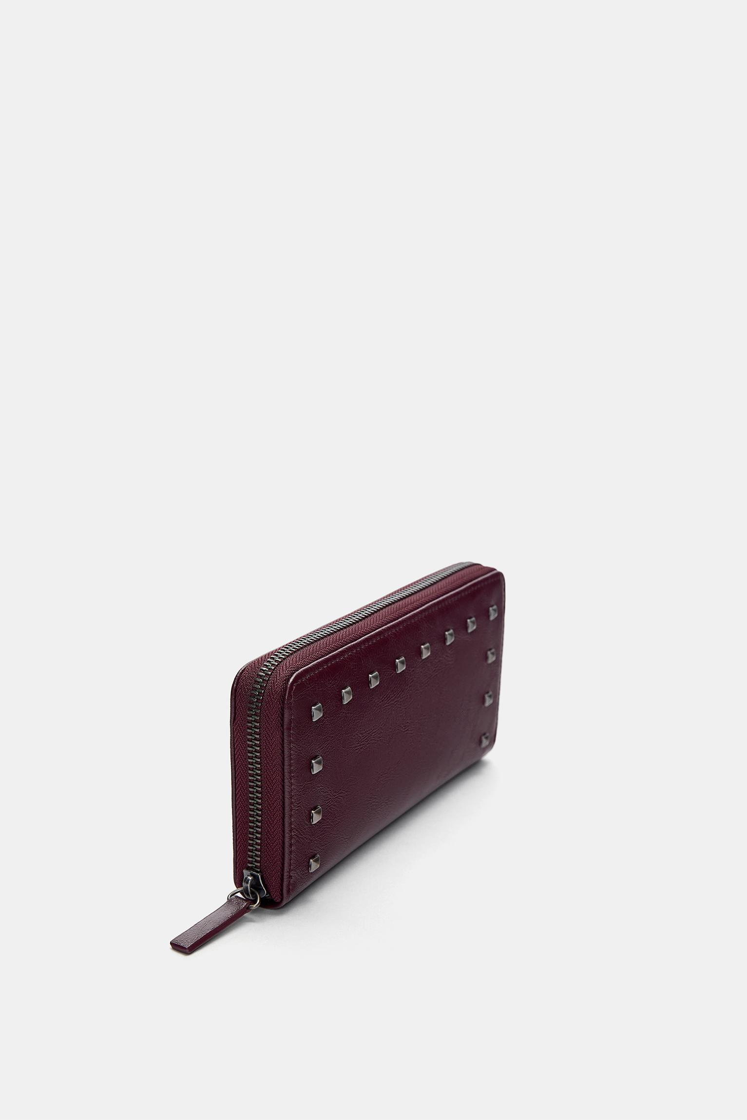 Studded wallet Product Image