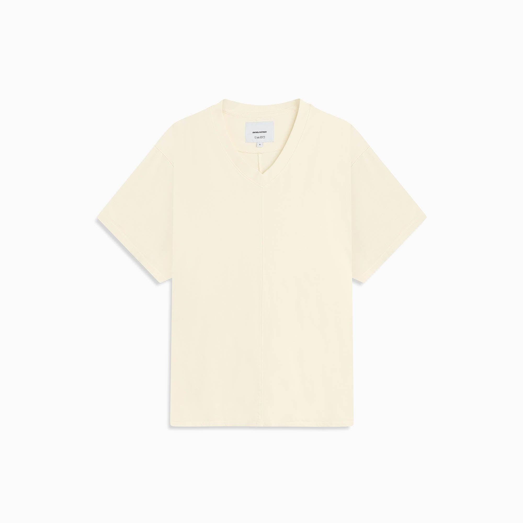 standard v-neck tee / natural Product Image