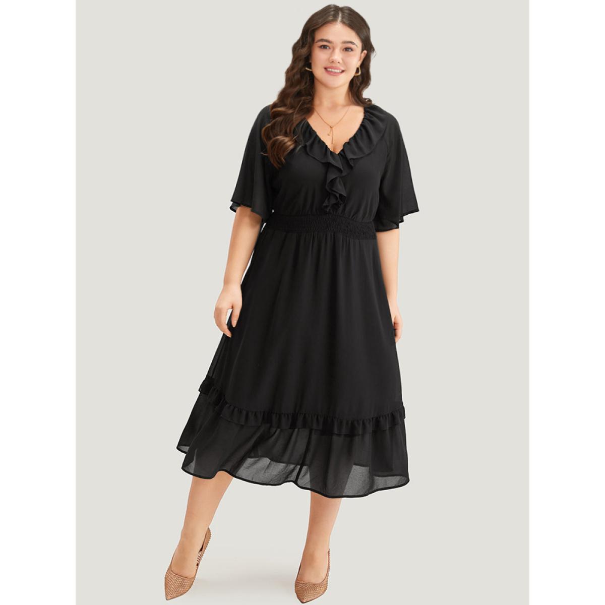 Plus Size Plain Ruffle Trim Pocket Shirred Dress Black Women Elegant Plain V-neck Half Sleeve Curvy Midi Dress BloomChic 28/5X Product Image
