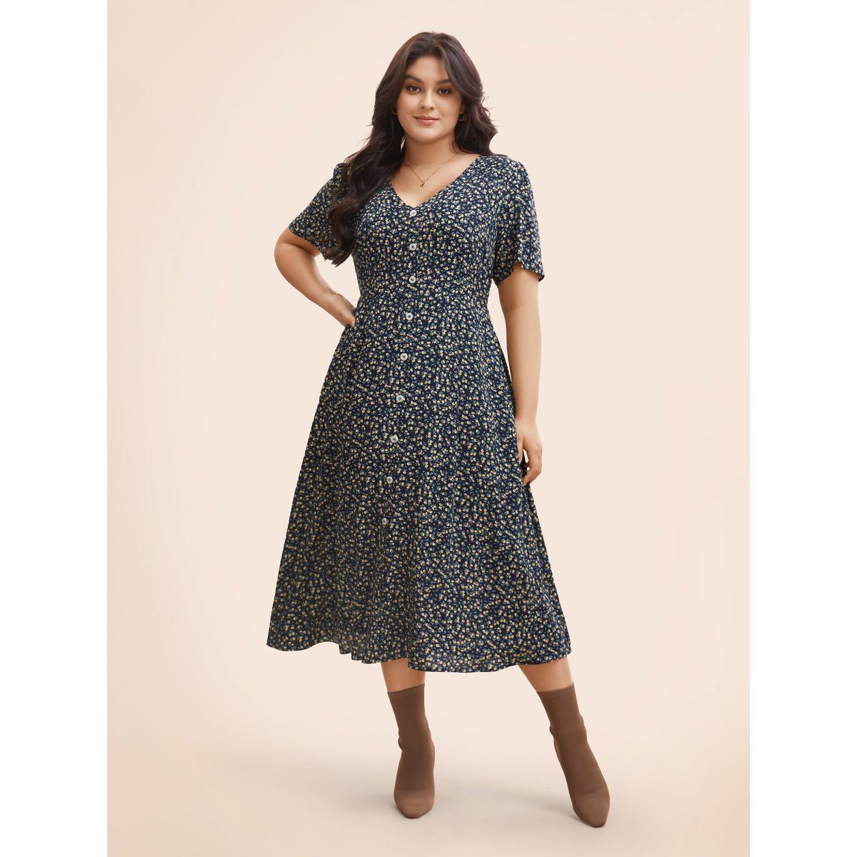 Plus Size Ditsy Floral Button Detail Elastic Waist Midi Dress DarkBlue Women Timeless Gathered V-neck Short sleeve Curvy BloomChic 26/4X Product Image