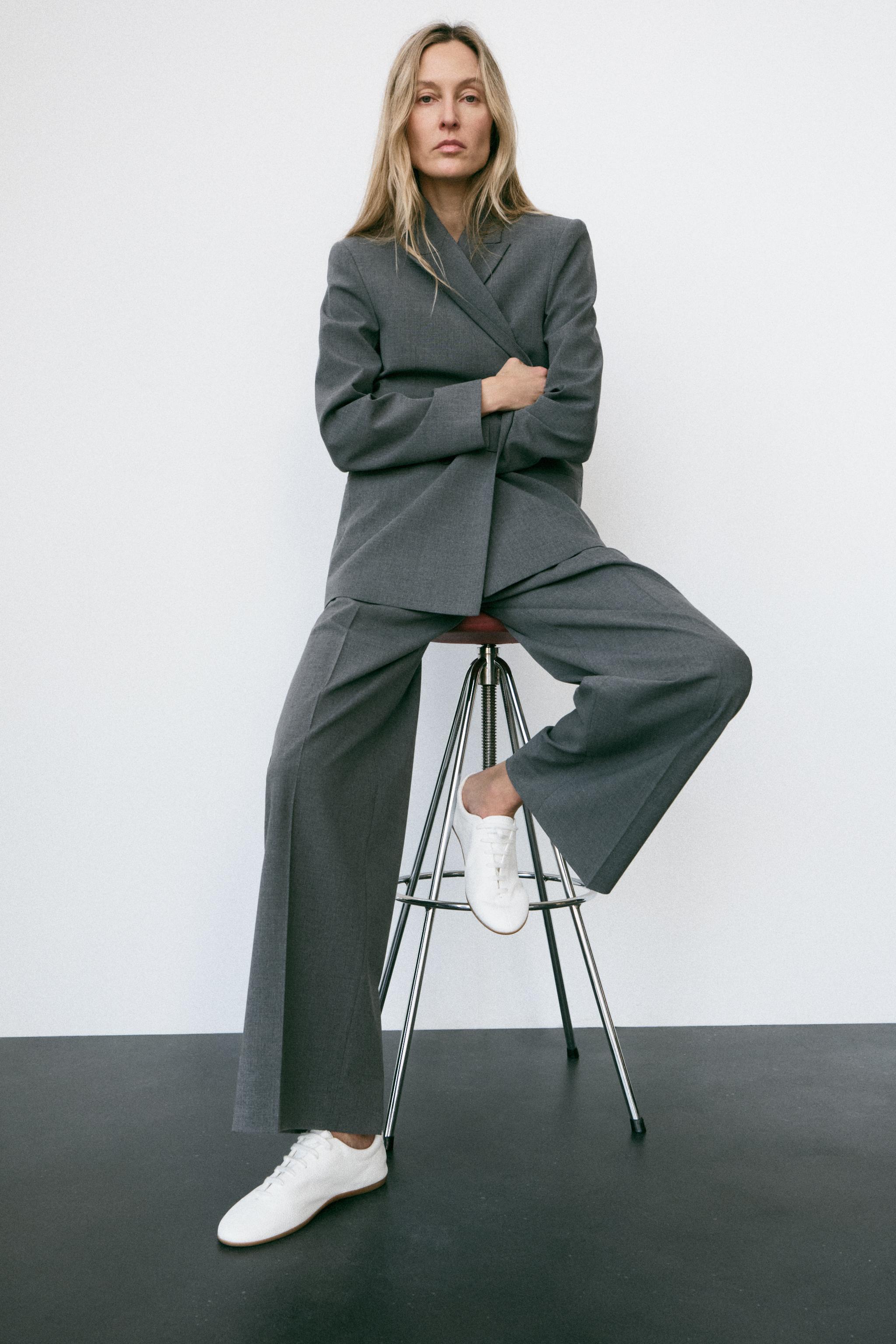 WIDE LEG PANTS WITH DARTS Product Image