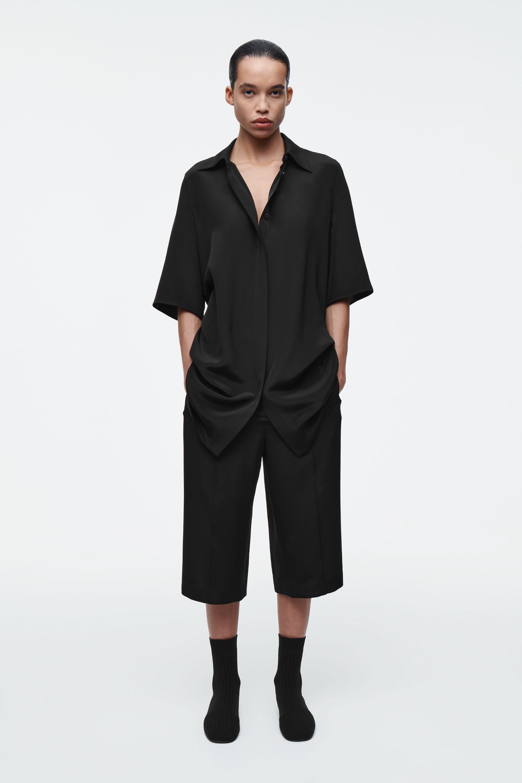 TAILORED SILK SHORTS Product Image