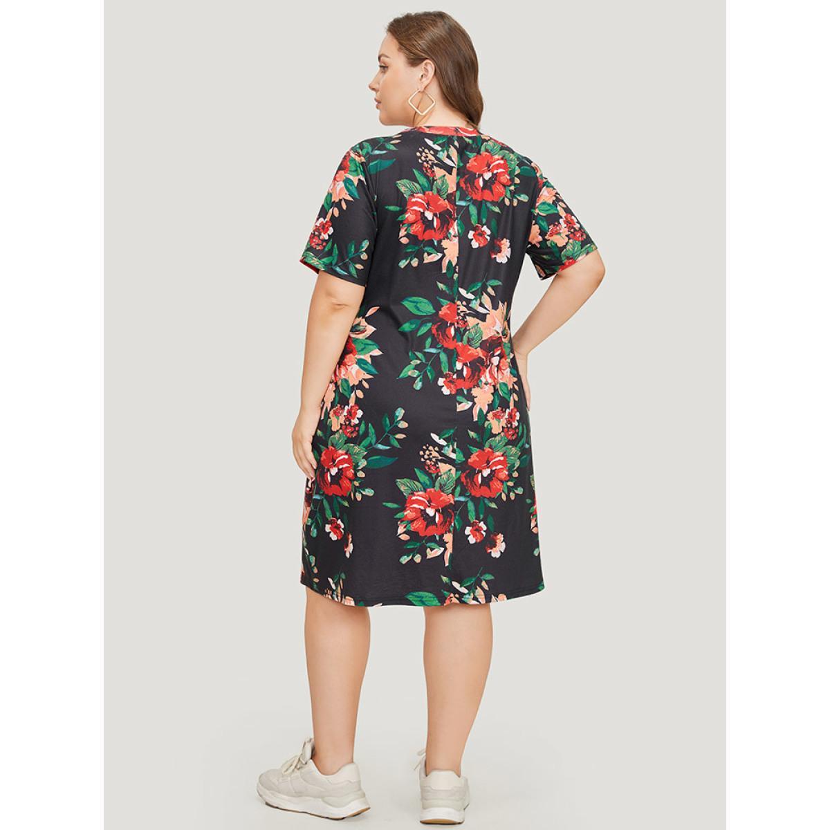 Plus Size Floral Print Pocket Midi Dress Black Women Casual Pocket Round Neck Short sleeve Curvy Midi Dress BloomChic 28/5X Product Image