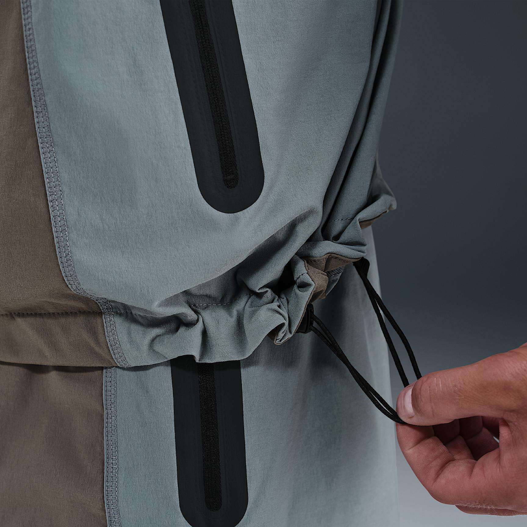 Nike Men's Tech Dri-FIT Woven Color-Block Windrunner Loose Jacket Product Image