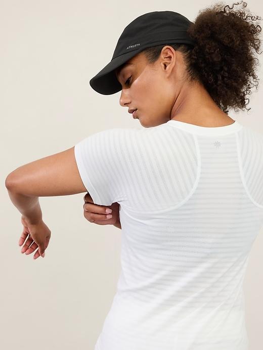 Momentum Seamless Tee Product Image