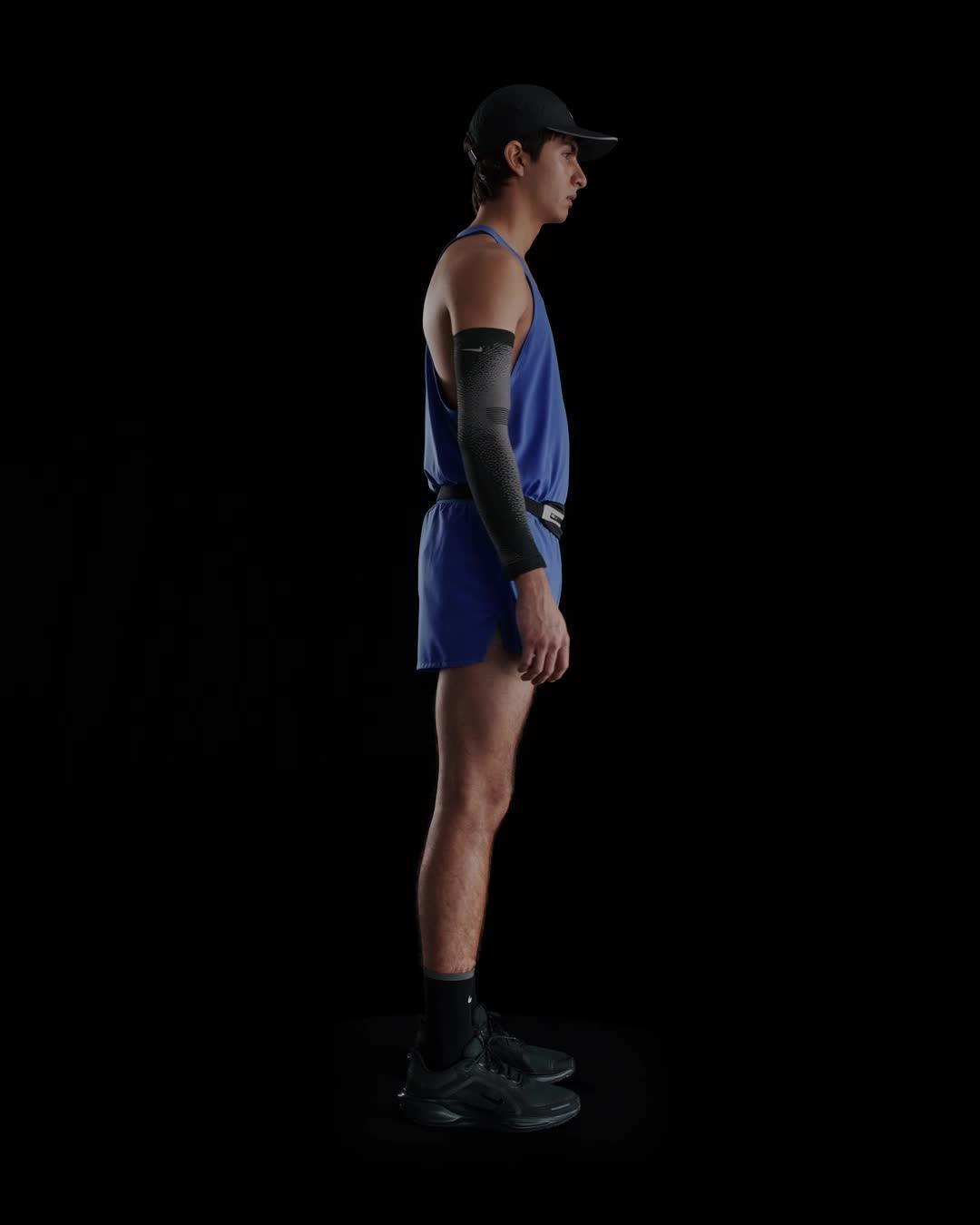 Nike Mens Fast Dri-FIT Running Singlet | FN4229-411 Product Image