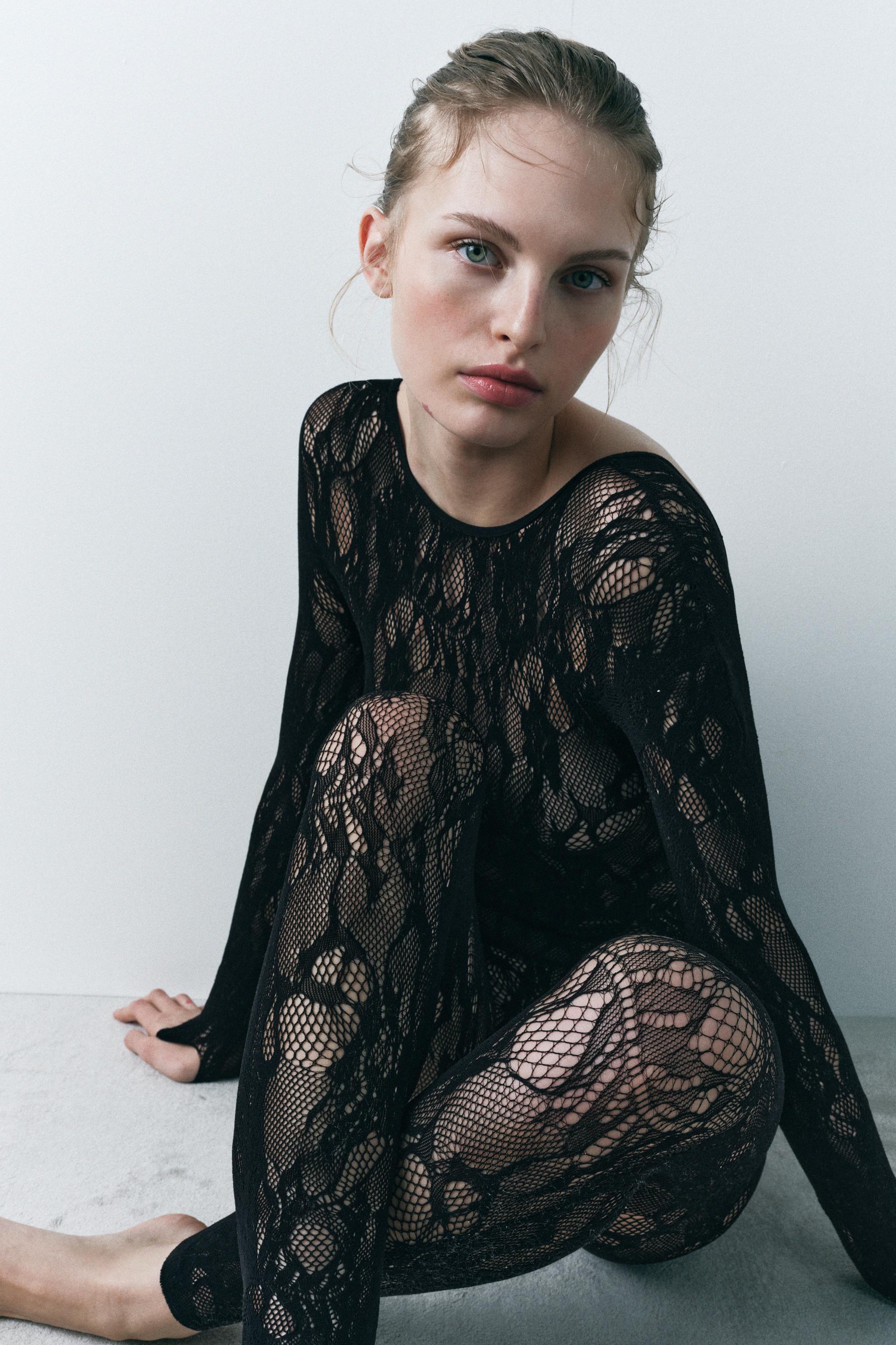 SEAMLESS LACE JUMPSUIT Product Image