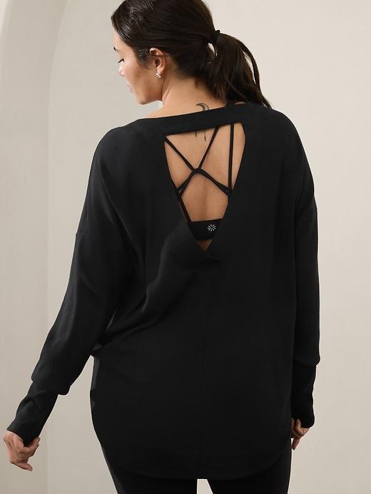 Presence Sweatshirt Product Image