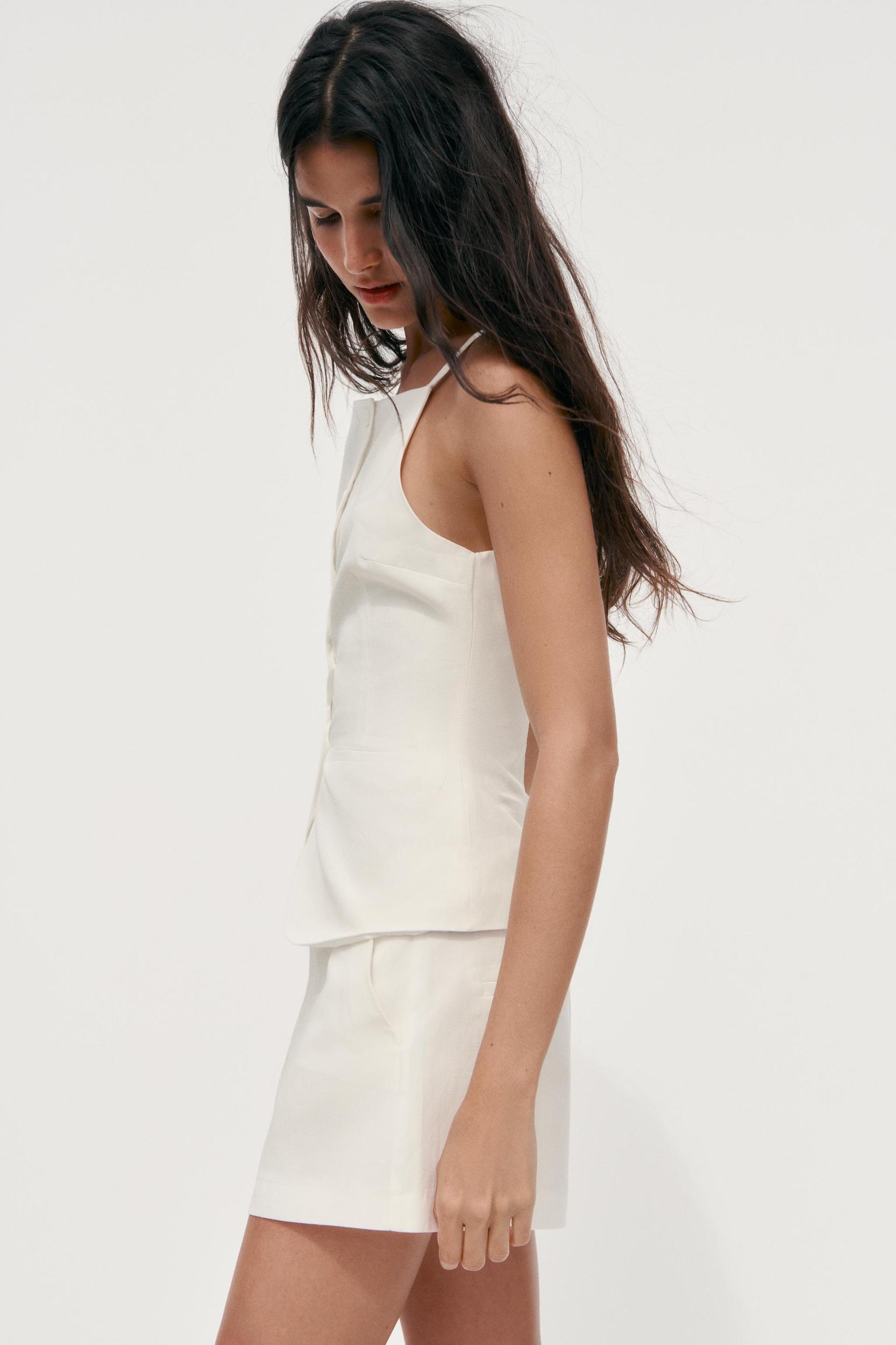 BUTTON VEST TOP Product Image