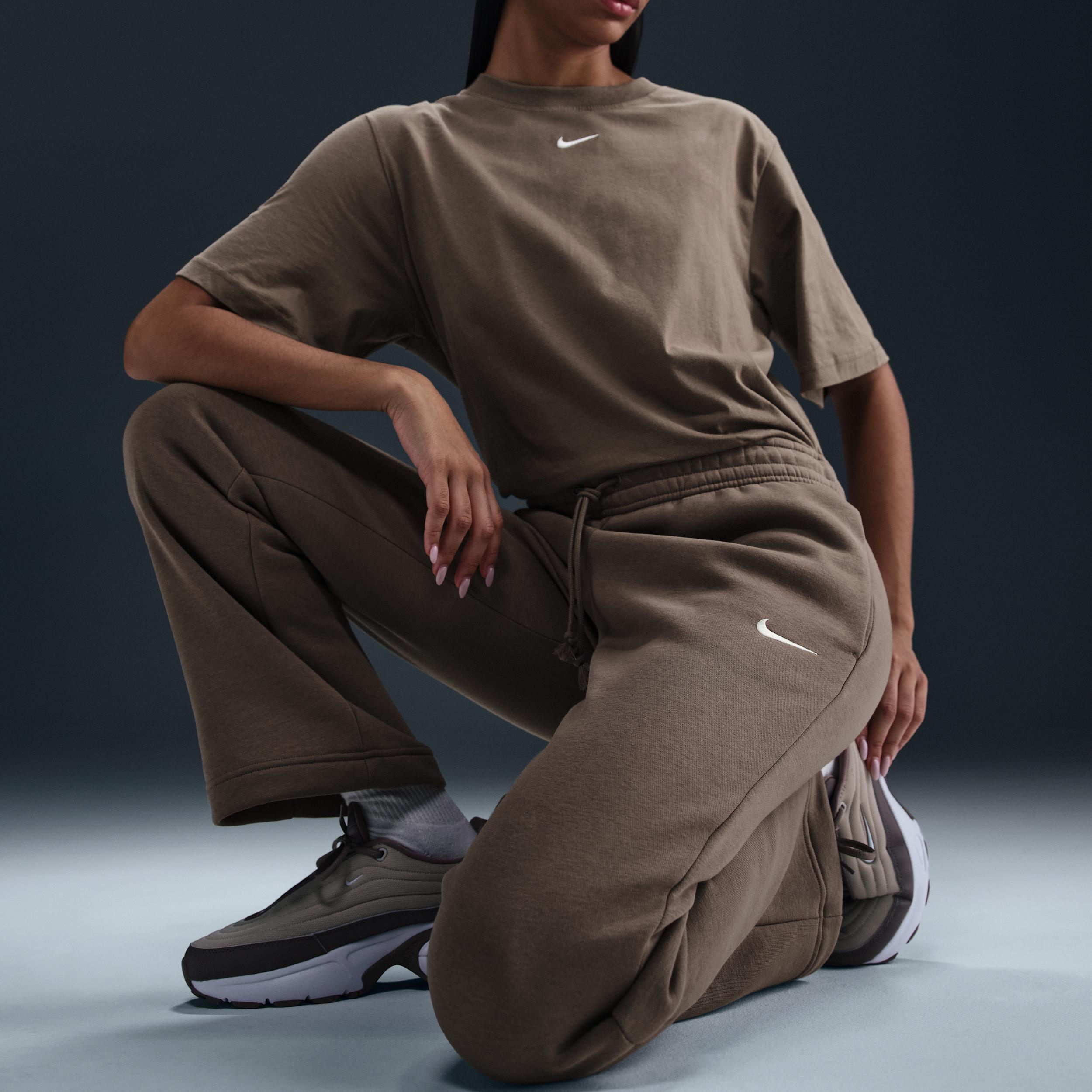 Nike Sportswear Phoenix Fleece Women's Mid-Rise Open-Hem Pants Product Image