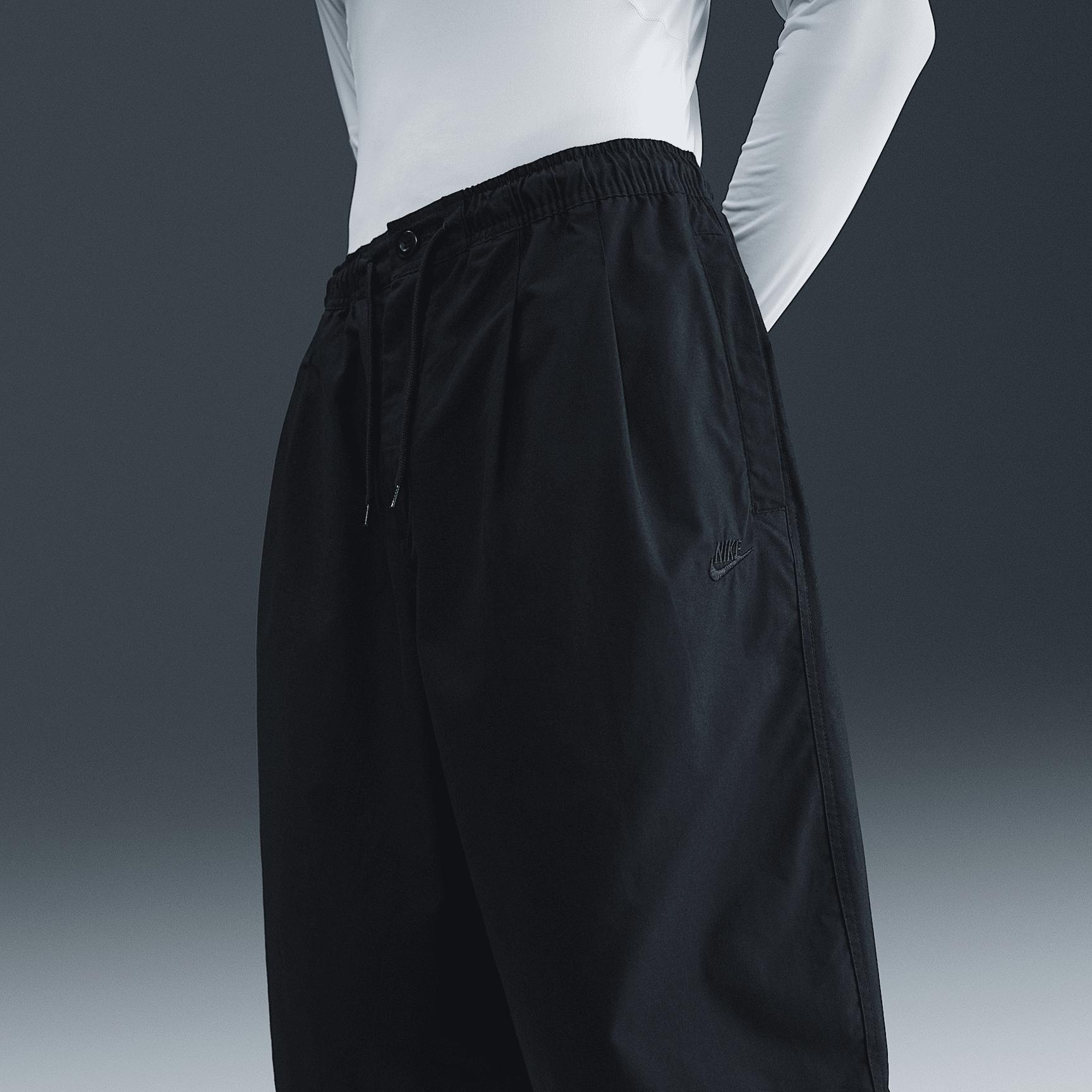 Nike Club Men's Oversized Shorts Product Image