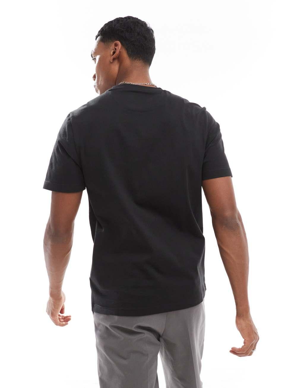 Farah Danny t-shirt in black Product Image