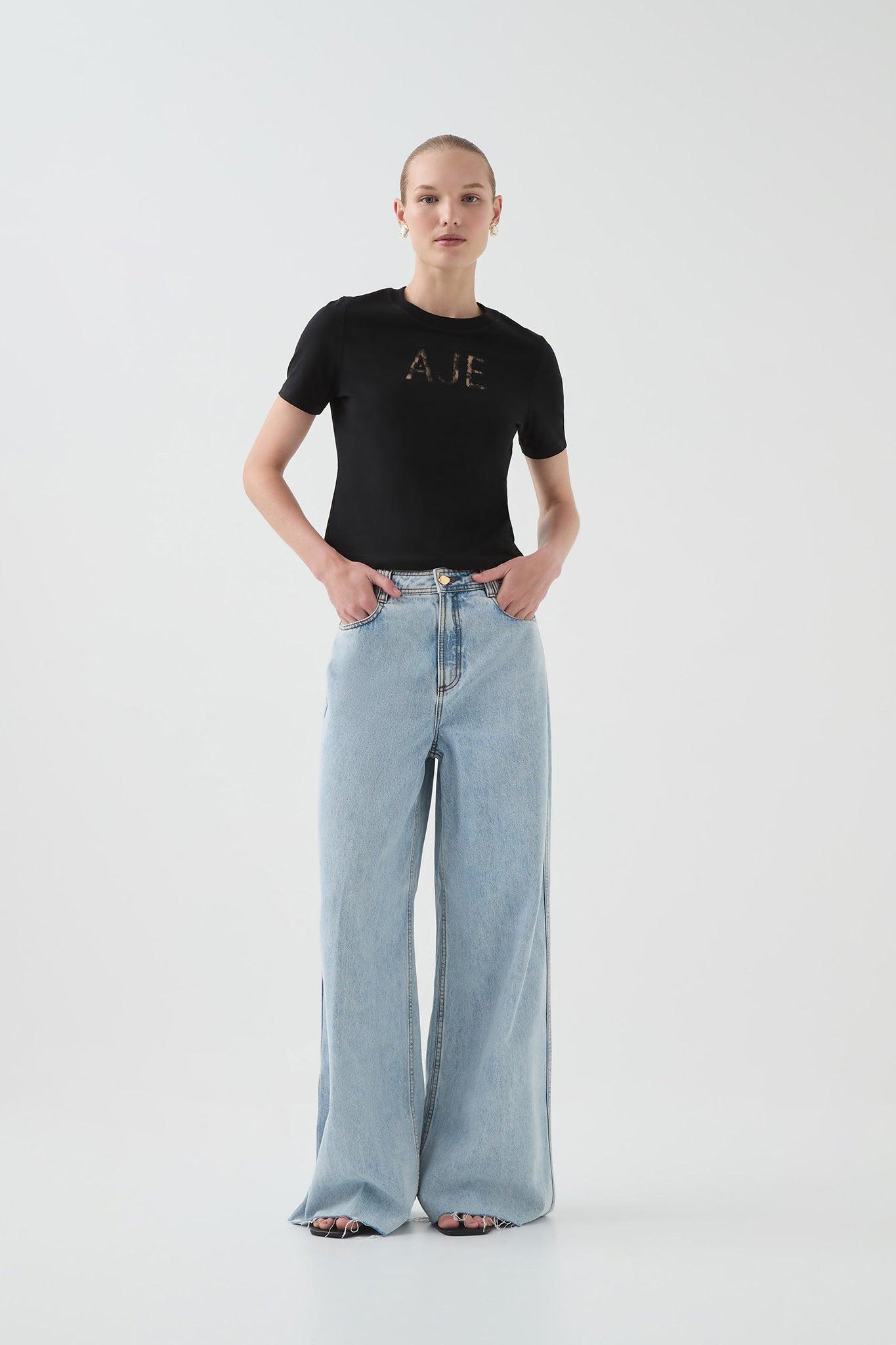 Lee Slim Tee Product Image