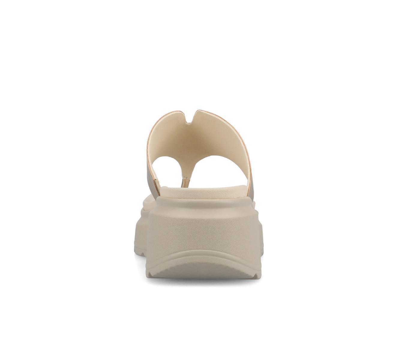 Women's Journee Collection Carah Platform Flip-Flops Product Image