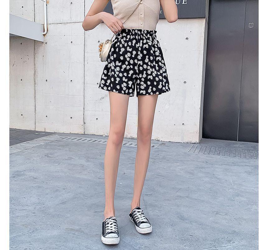 Elastic Waist Floral Print Wide Leg Shorts Product Image