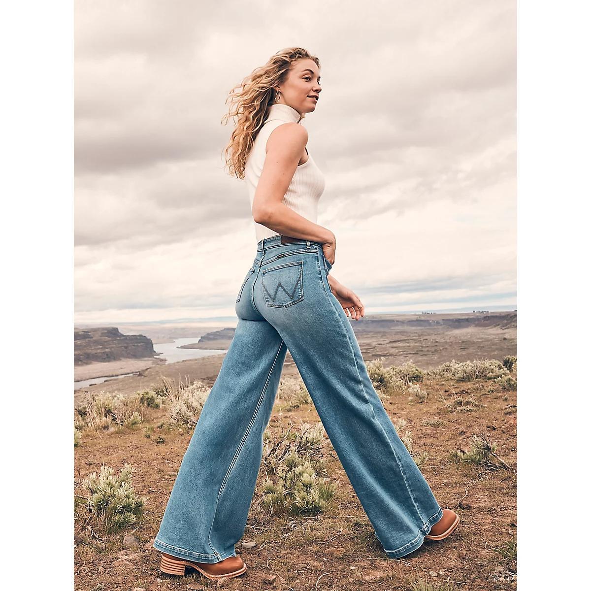 Women's Patch Pocket Wide Leg Jean in Carolina Product Image