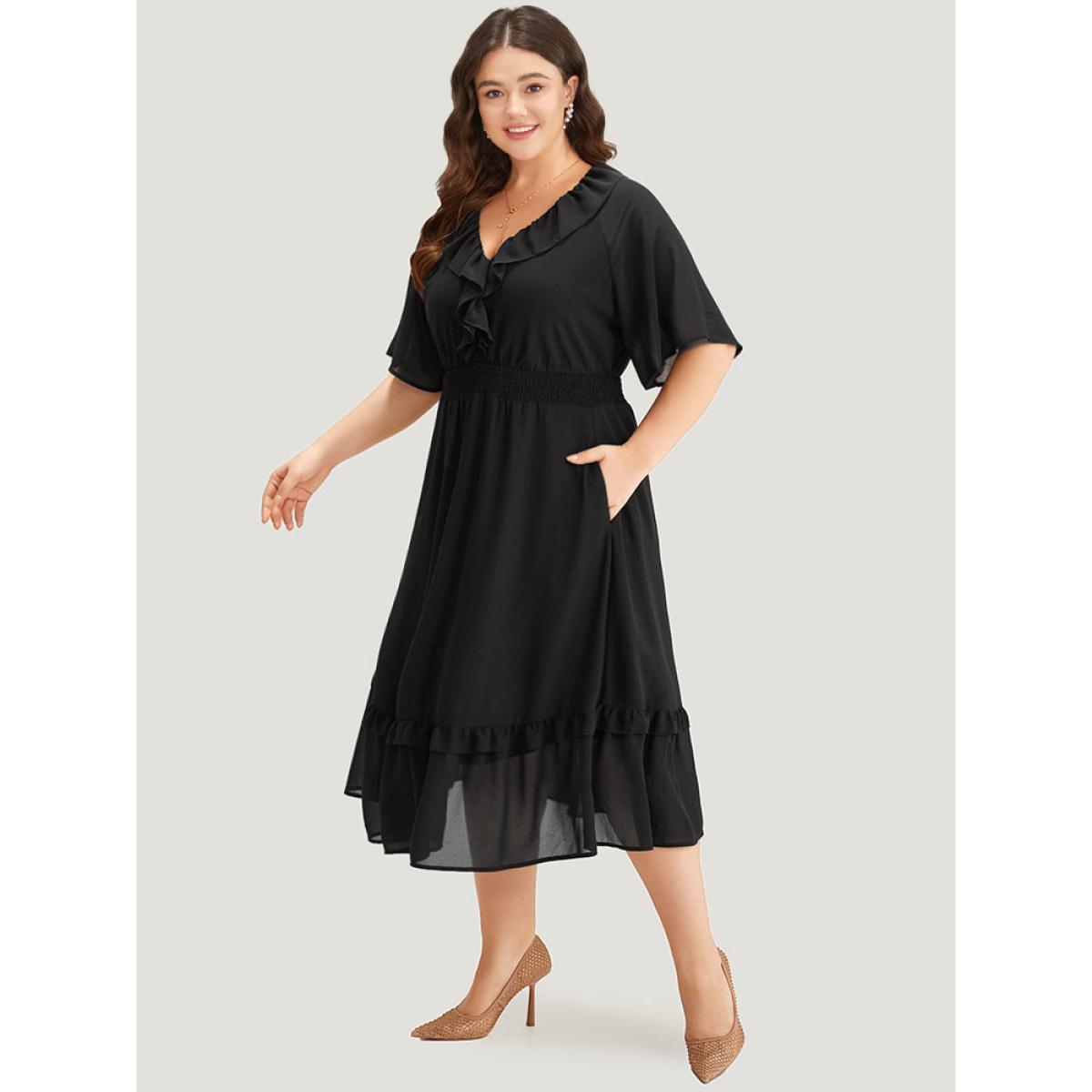 Plus Size Plain Ruffle Trim Pocket Shirred Dress Black Women Elegant Plain V-neck Half Sleeve Curvy Midi Dress BloomChic 28/5X Product Image