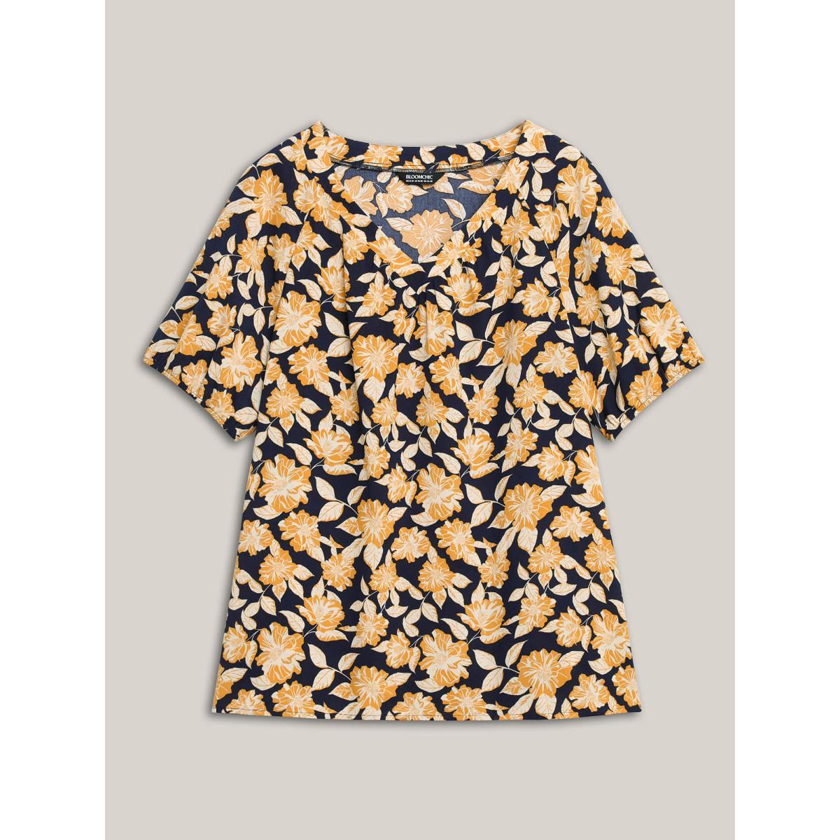 Plus Size Indigo Floral Print V-Neck Puff Sleeve Shirt Women Resort Short sleeve V-neck Vacation Blouses BloomChic 30/6X Product Image