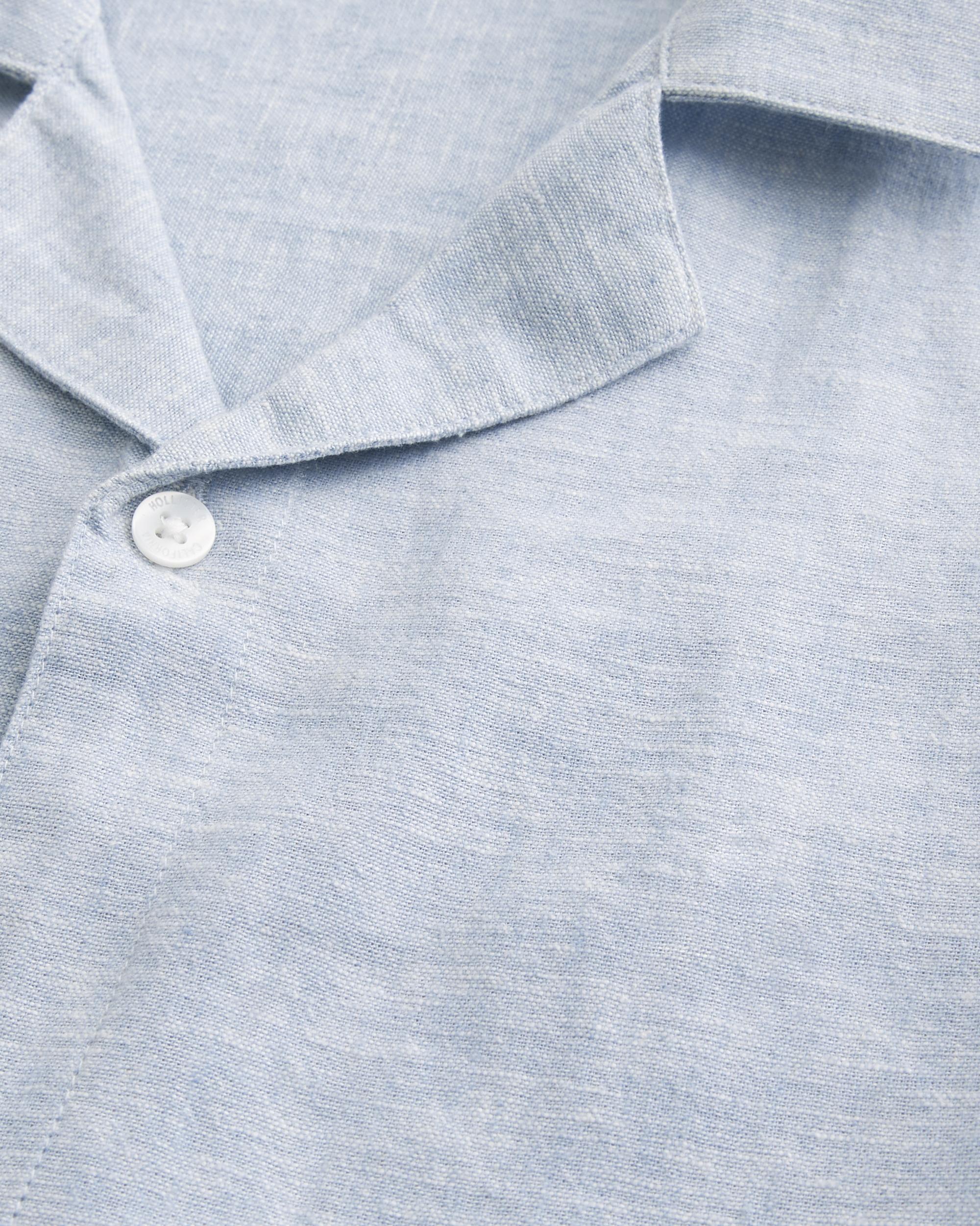 Boxy Short-Sleeve Linen-Blend Shirt Product Image