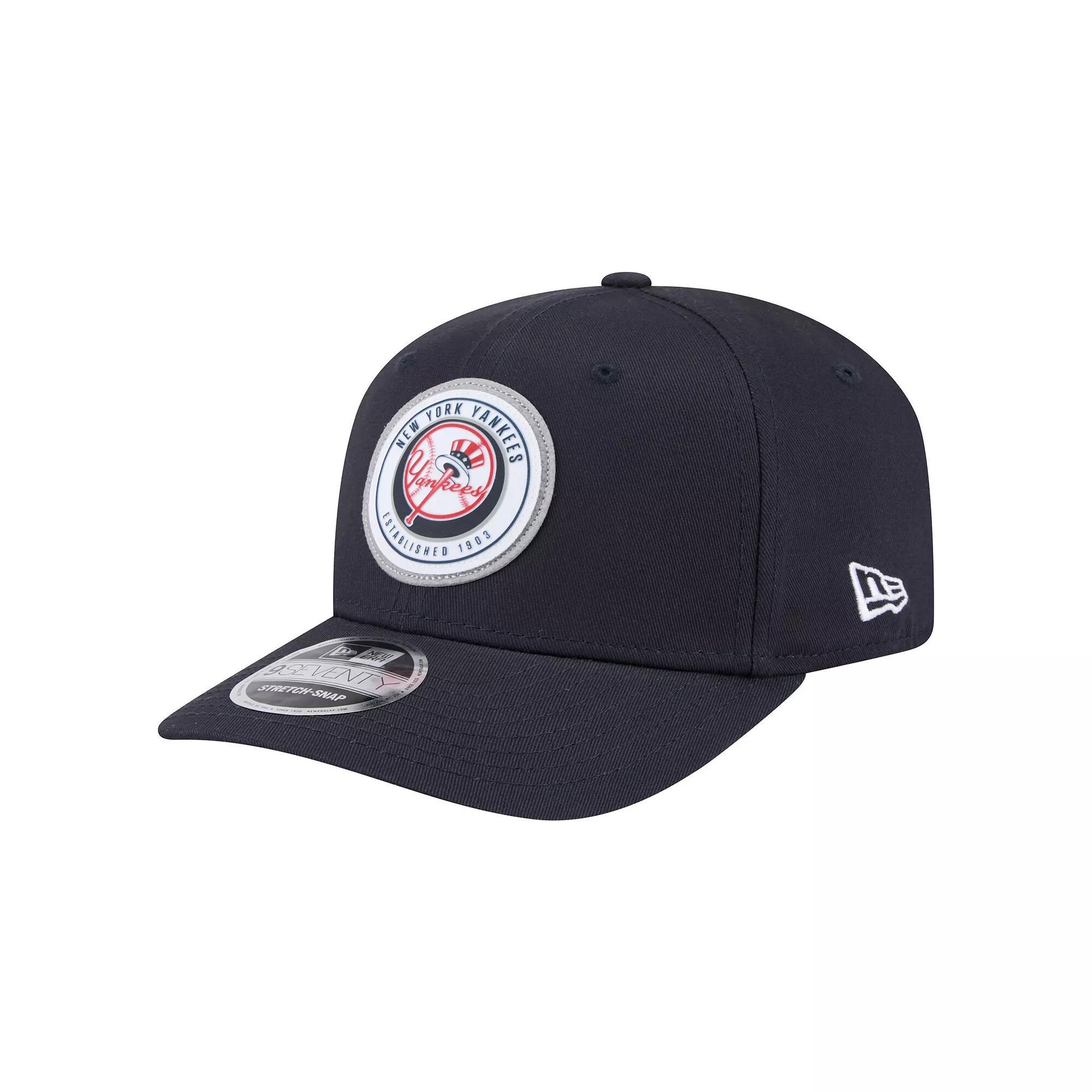 Men's New Era Navy New York Yankees Circle Patch 9SEVENTY Stretch-Snap Hat, Blue Product Image